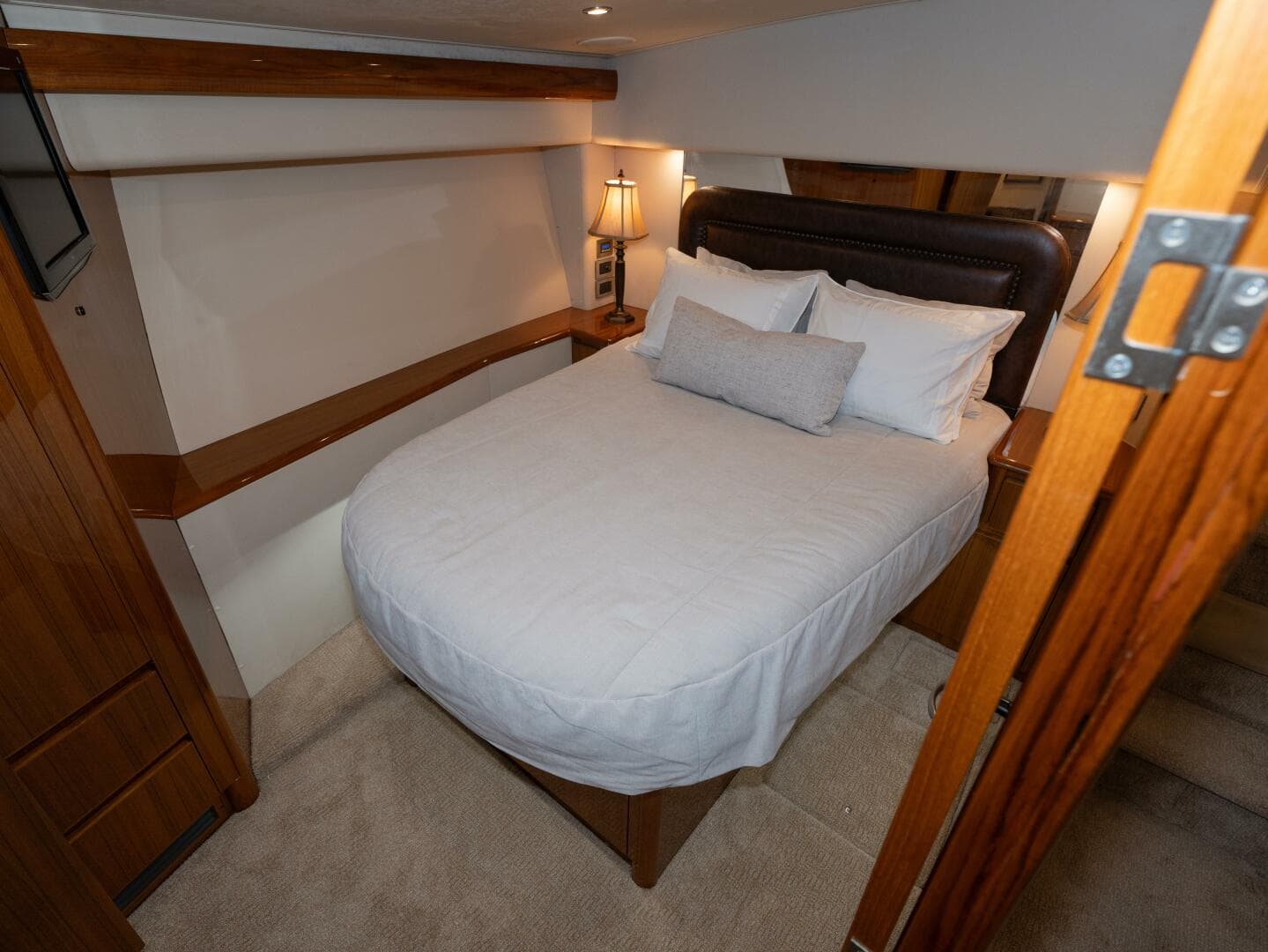 2009 Viking 50 Convertible — photo 24