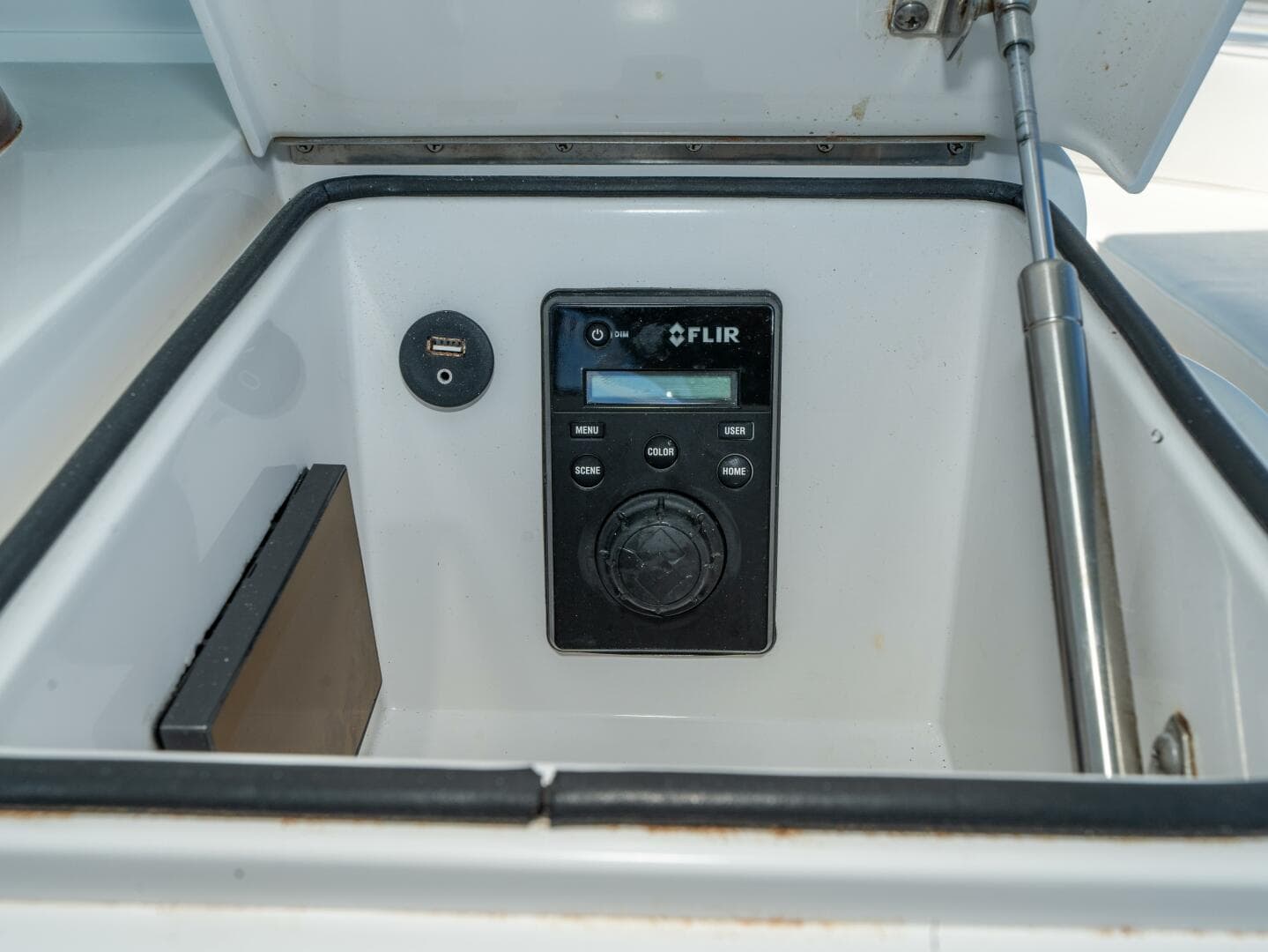 2009 Viking 50 Convertible — photo 61