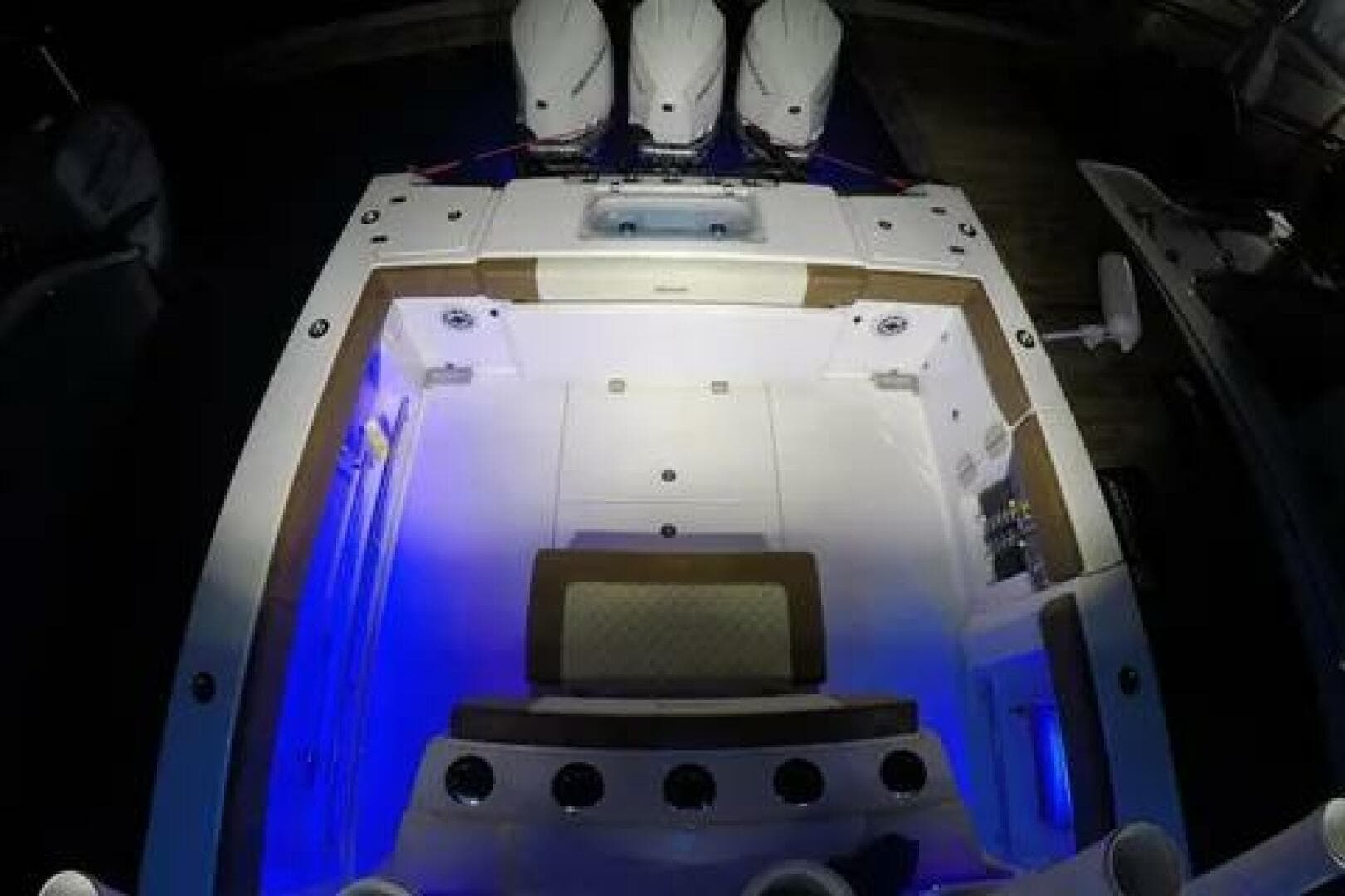 2020 Caymas 341 CC — photo 19