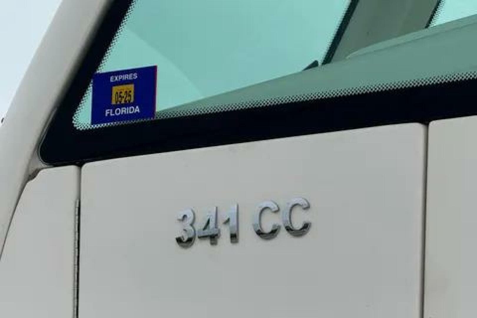 2020 Caymas 341 CC — photo 14