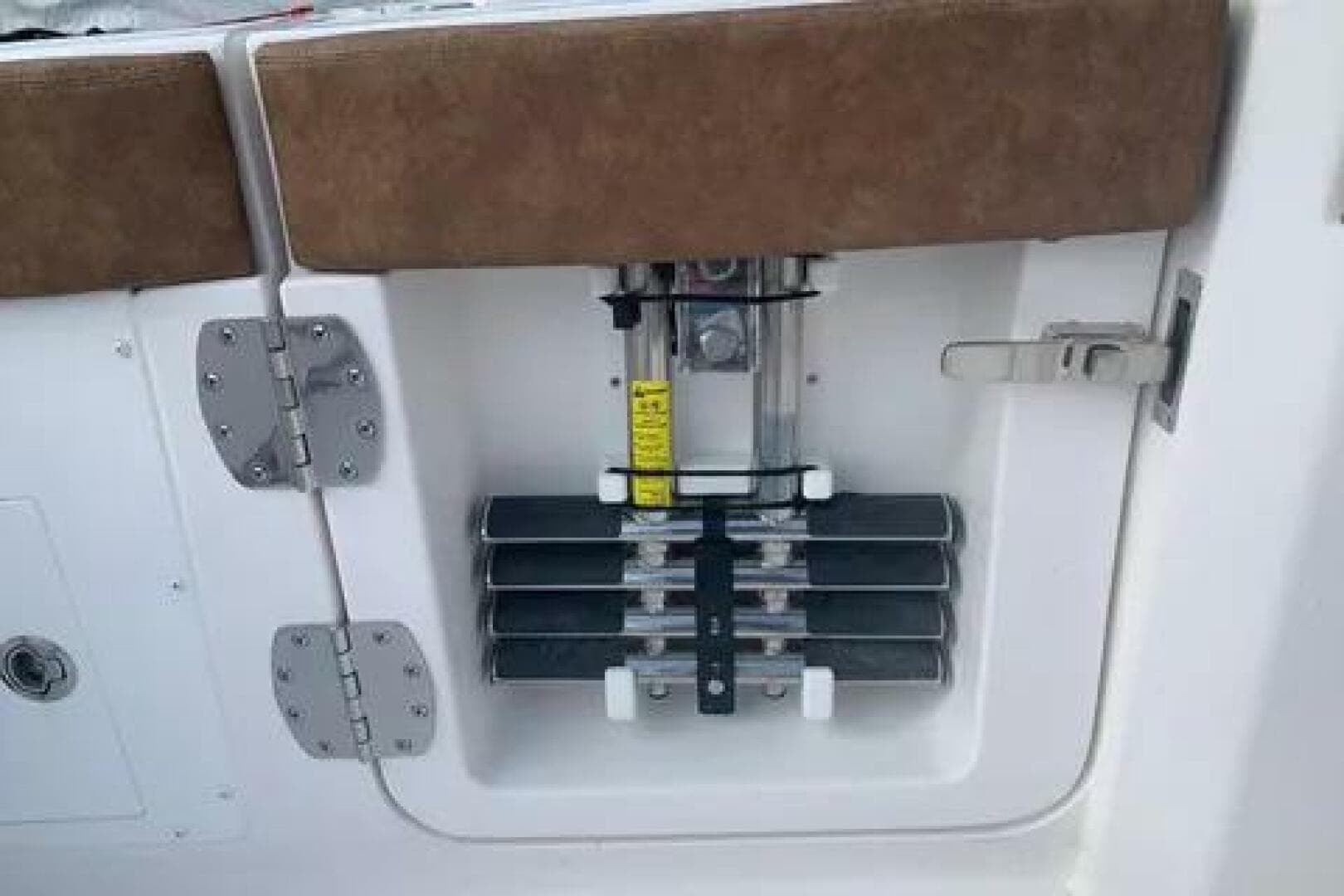 2020 Caymas 341 CC — photo 24