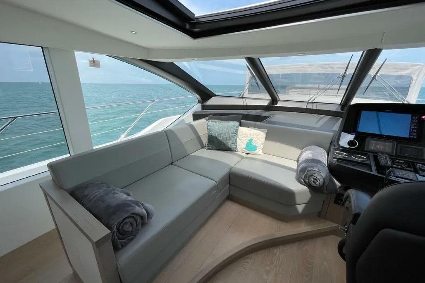 2020 Sunseeker 74 Sport Yacht — photo 26