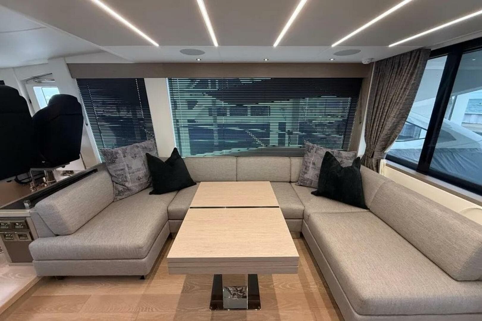 2020 Sunseeker 74 Sport Yacht — photo 4