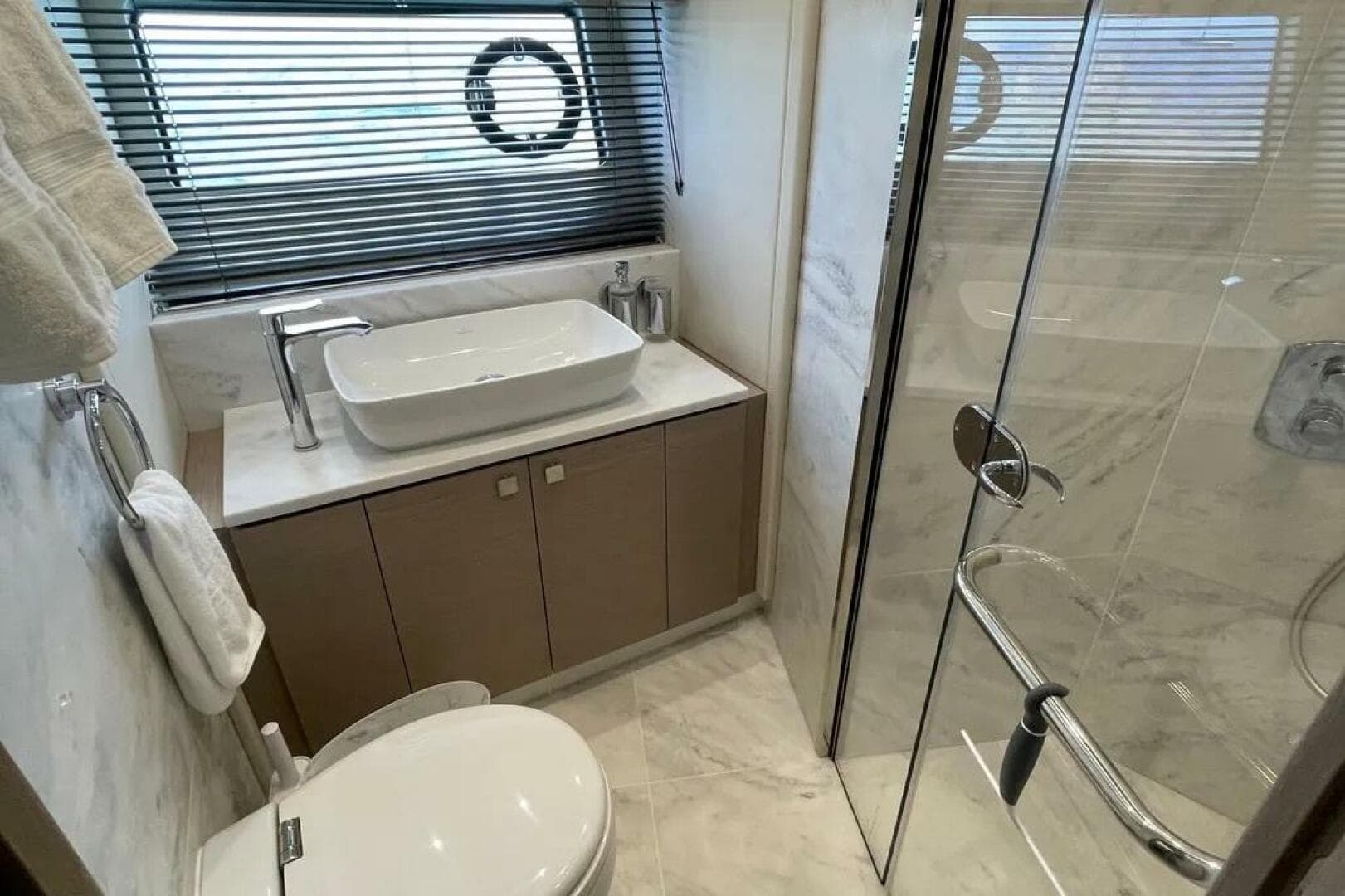 2020 Sunseeker 74 Sport Yacht — photo 31