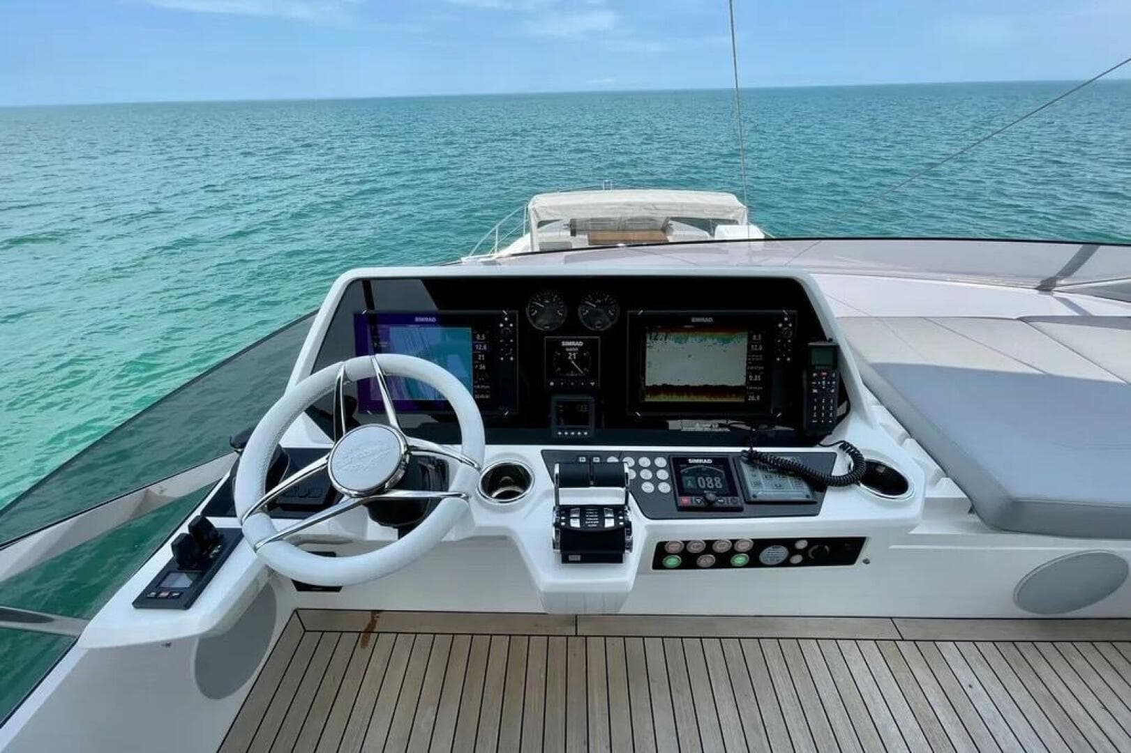 2020 Sunseeker 74 Sport Yacht — photo 13