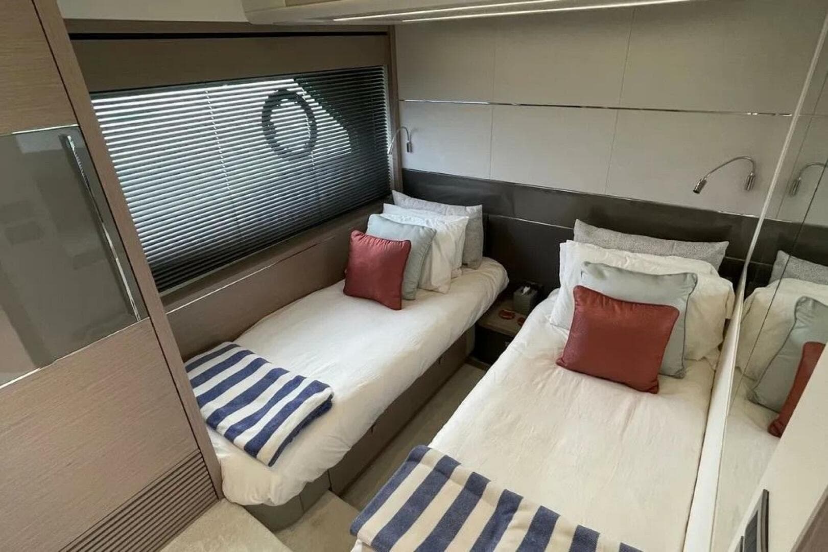 2020 Sunseeker 74 Sport Yacht — photo 38