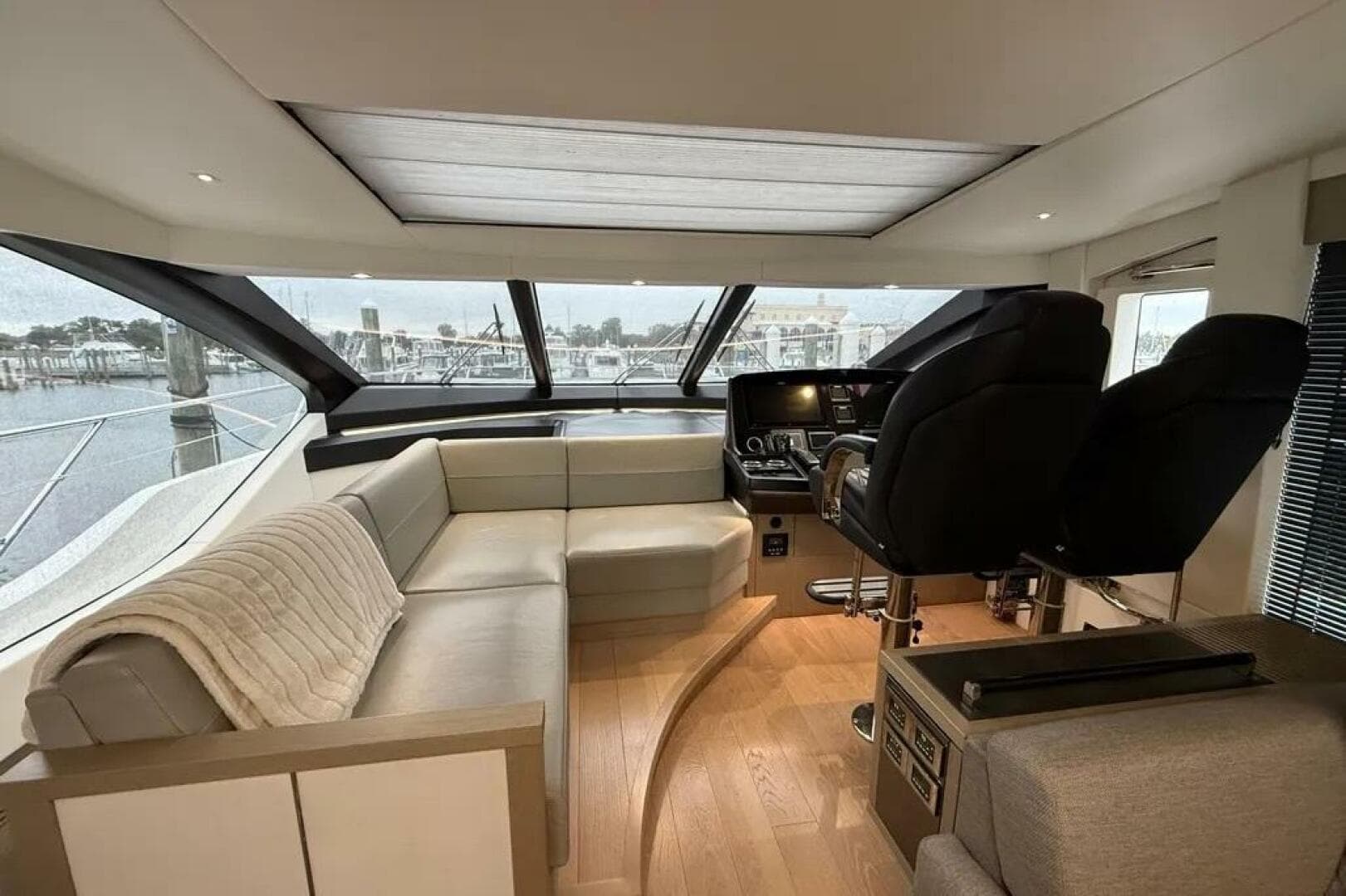 2020 Sunseeker 74 Sport Yacht — photo 7