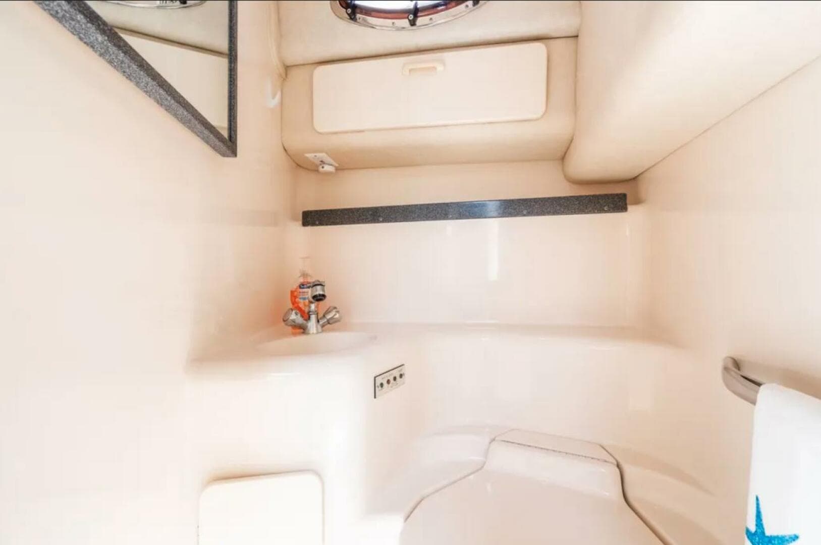 1997 Sea Ray 400 Sundancer — photo 30