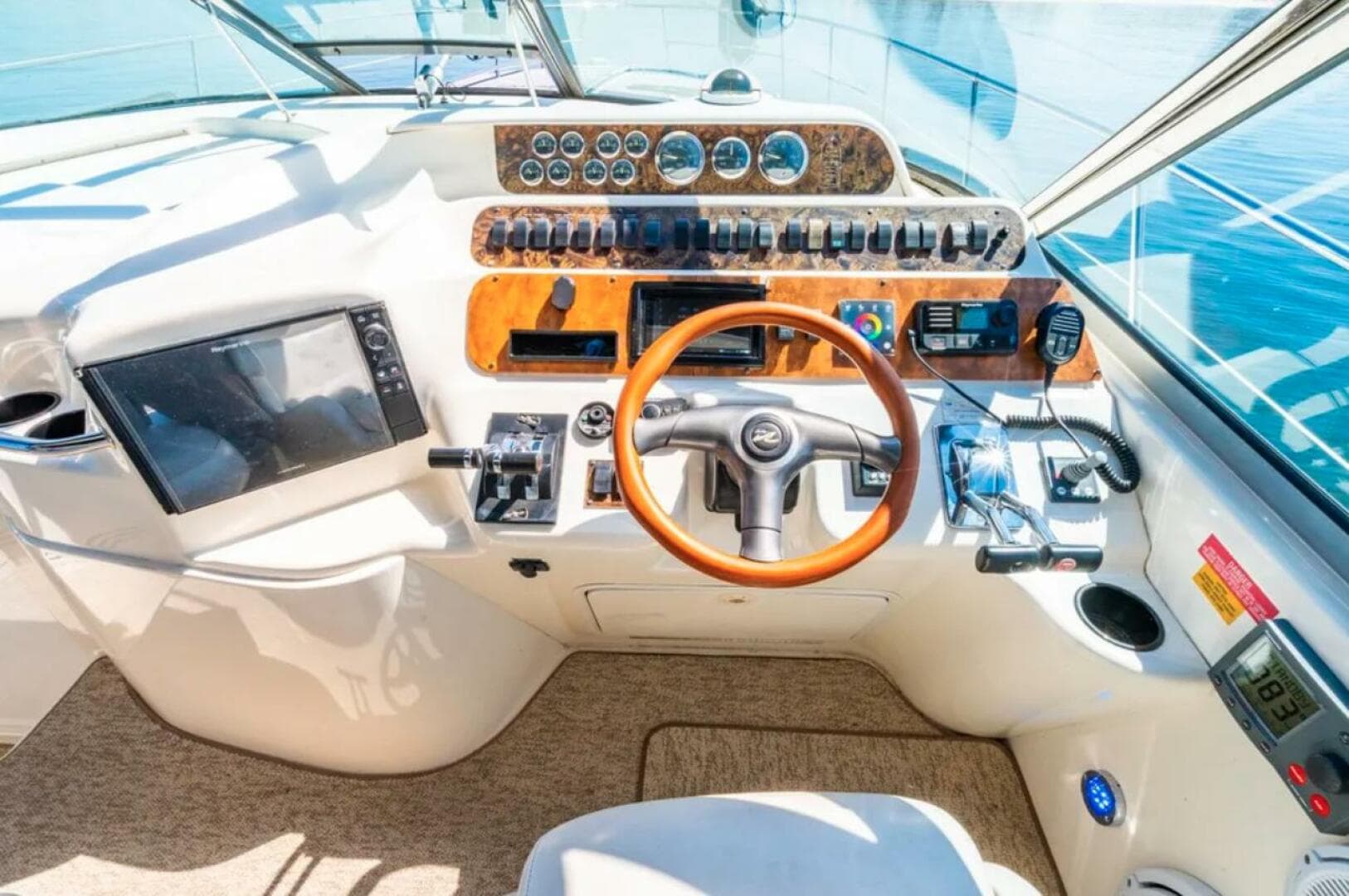 1997 Sea Ray 400 Sundancer — photo 34