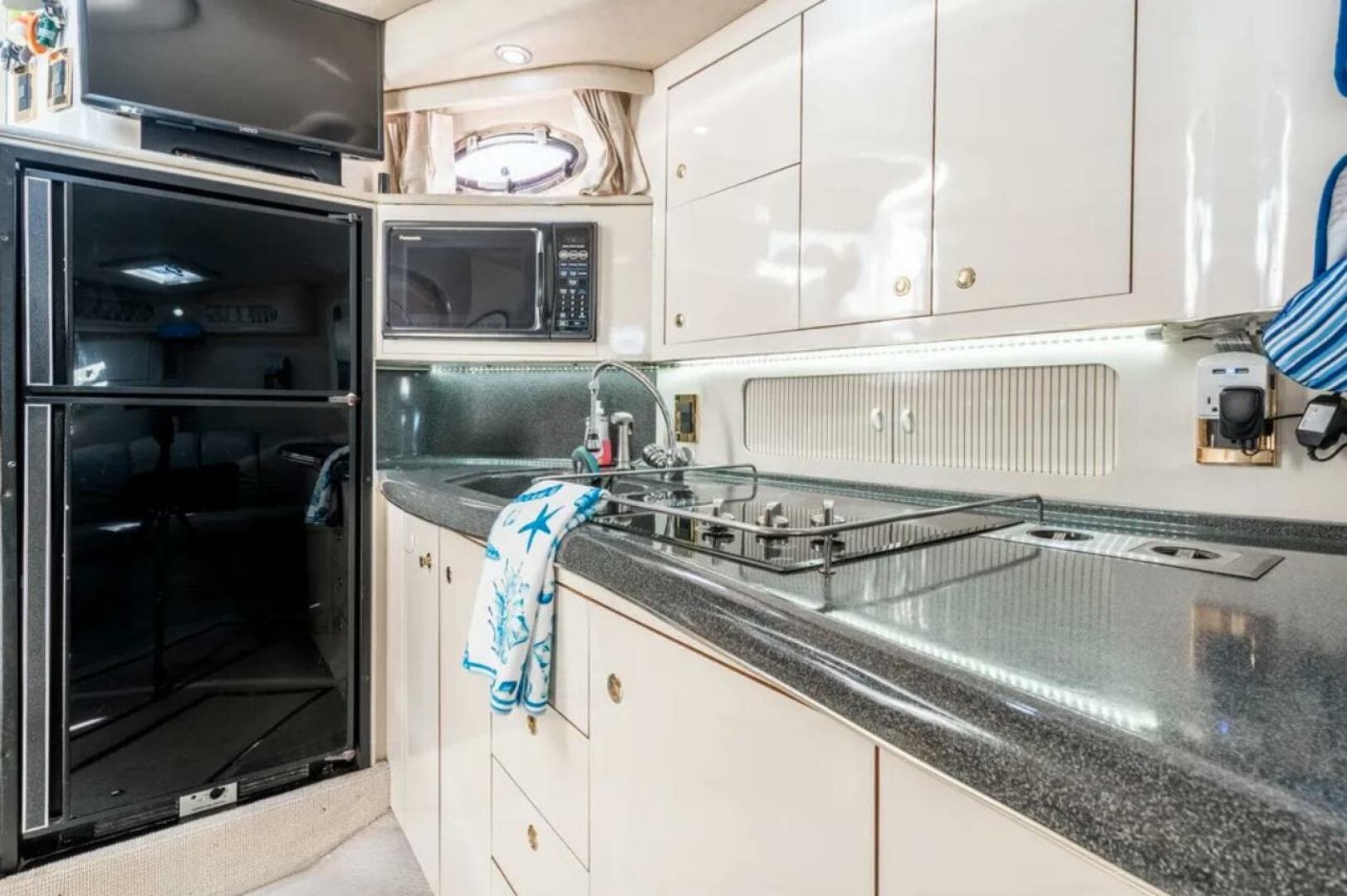 1997 Sea Ray 400 Sundancer — photo 24