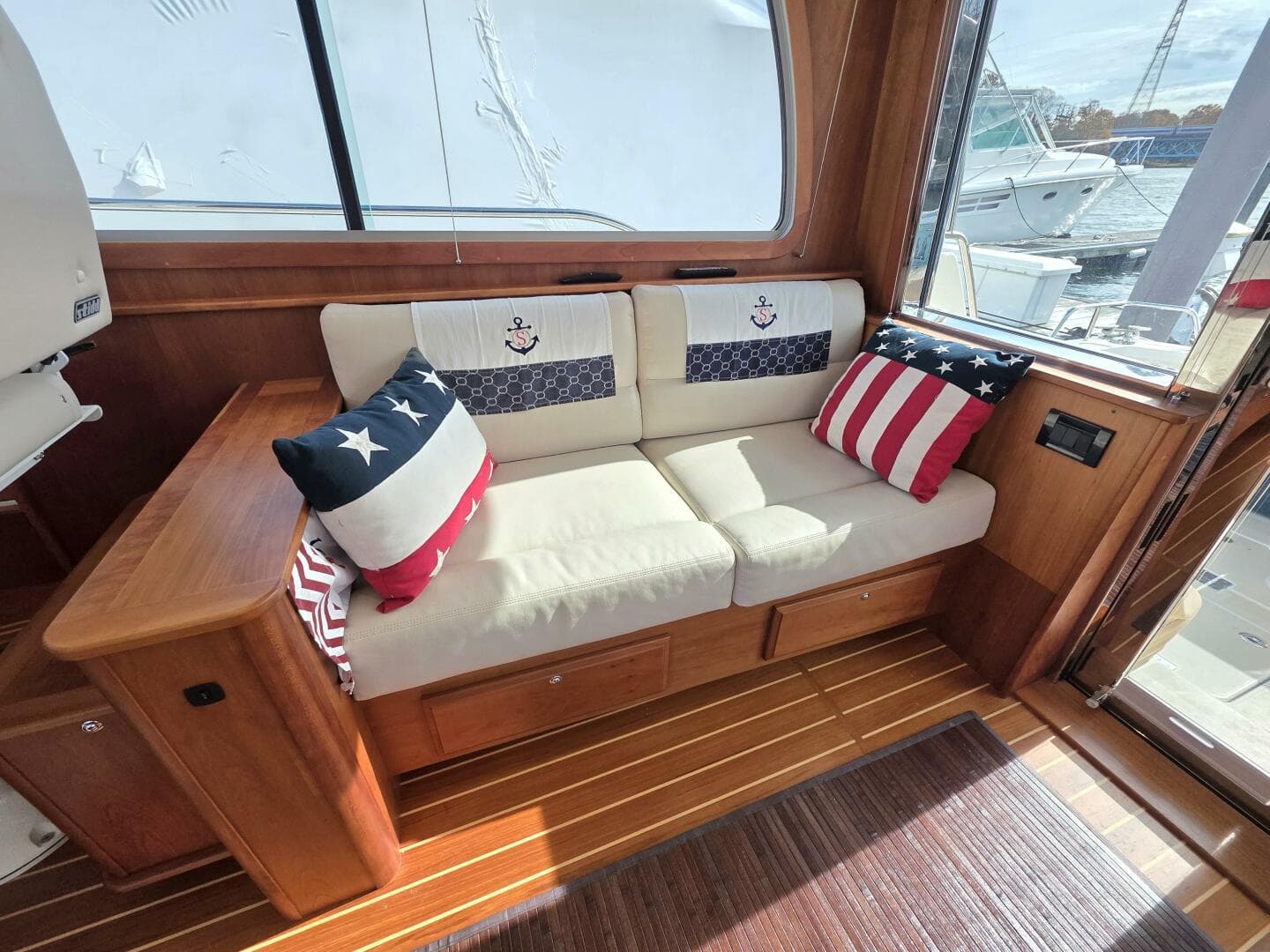 2017 Sabre 42 Salon Express — photo 13