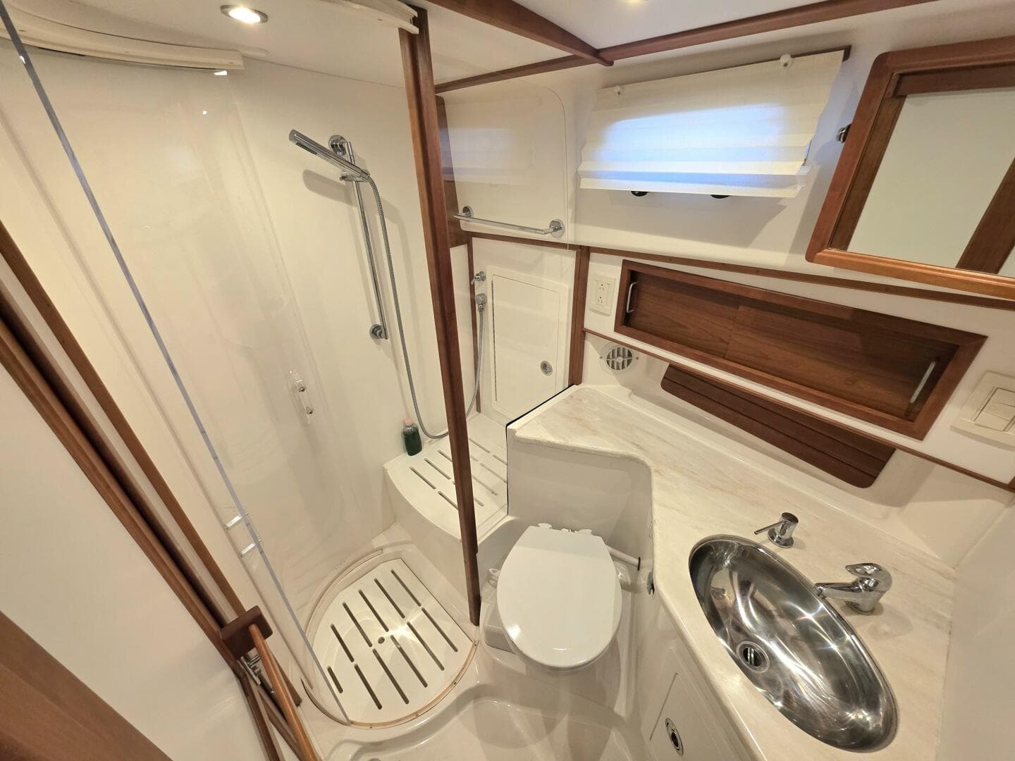 2017 Sabre 42 Salon Express — photo 24