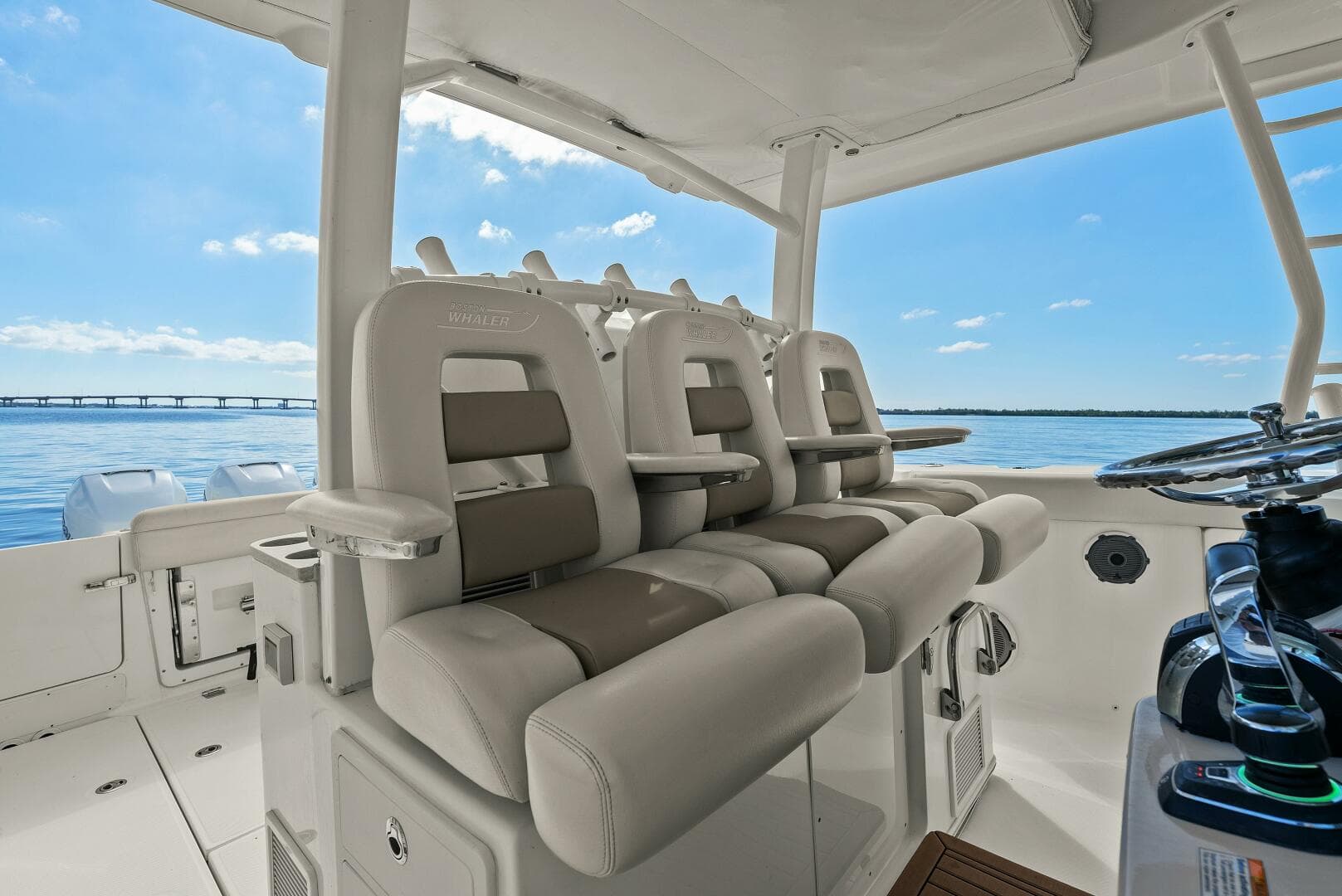 2019 Boston Whaler 380 Outrage — photo 9