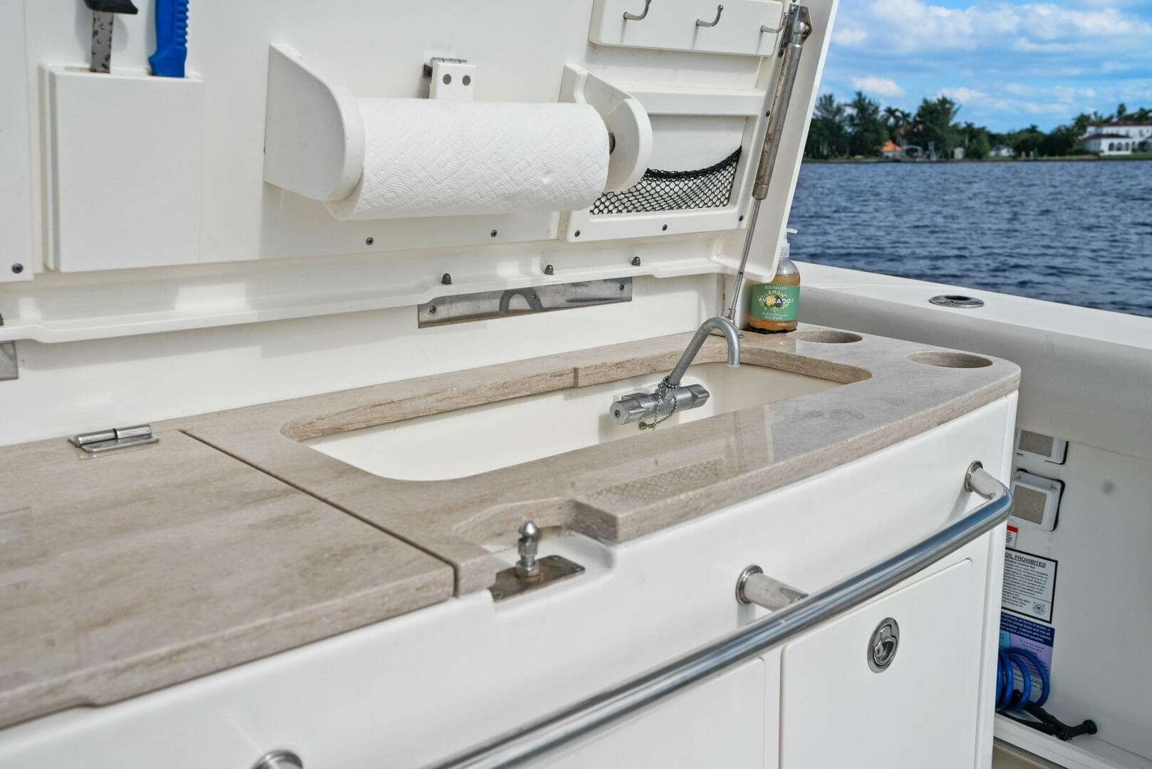 2019 Boston Whaler 380 Outrage — photo 15