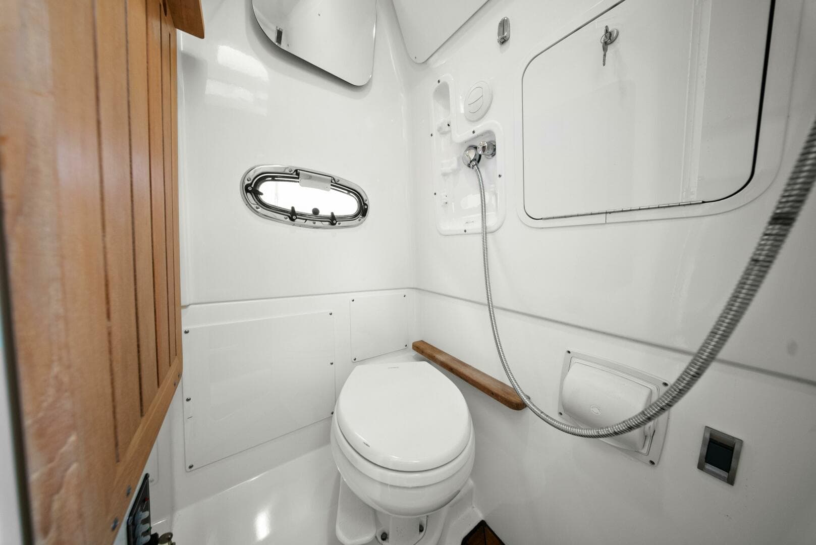 2019 Boston Whaler 380 Outrage — photo 18