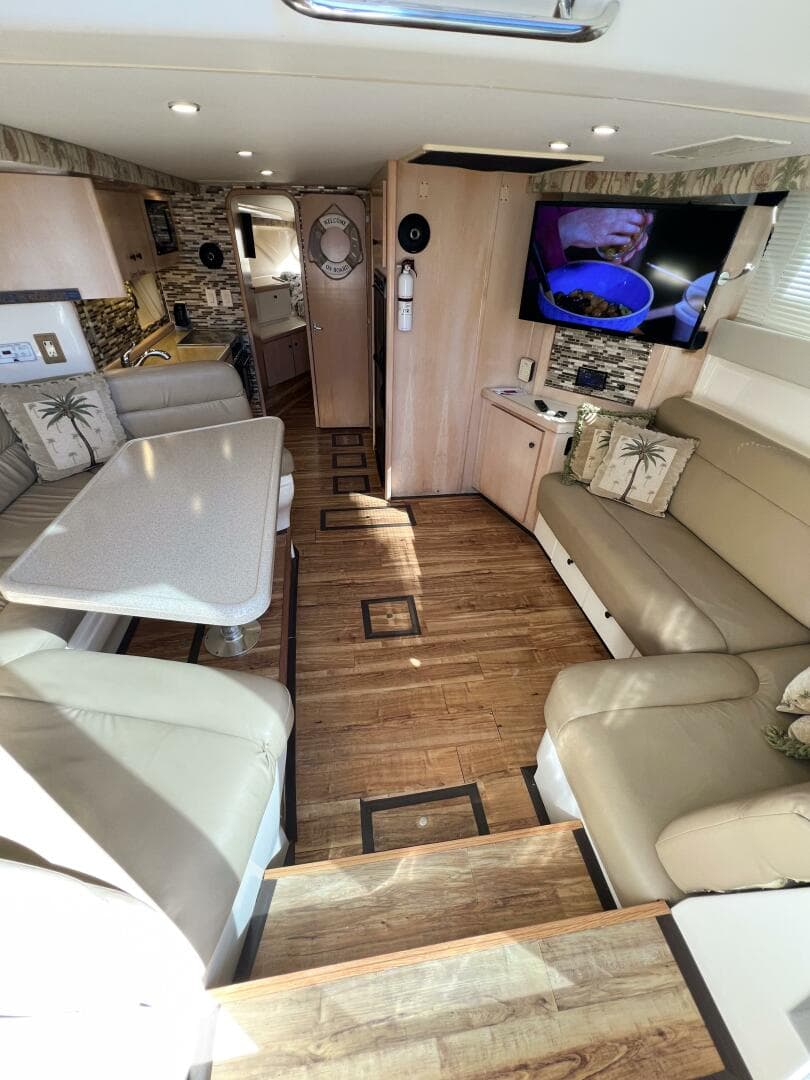 1998 Carver 350 Mariner — photo 10