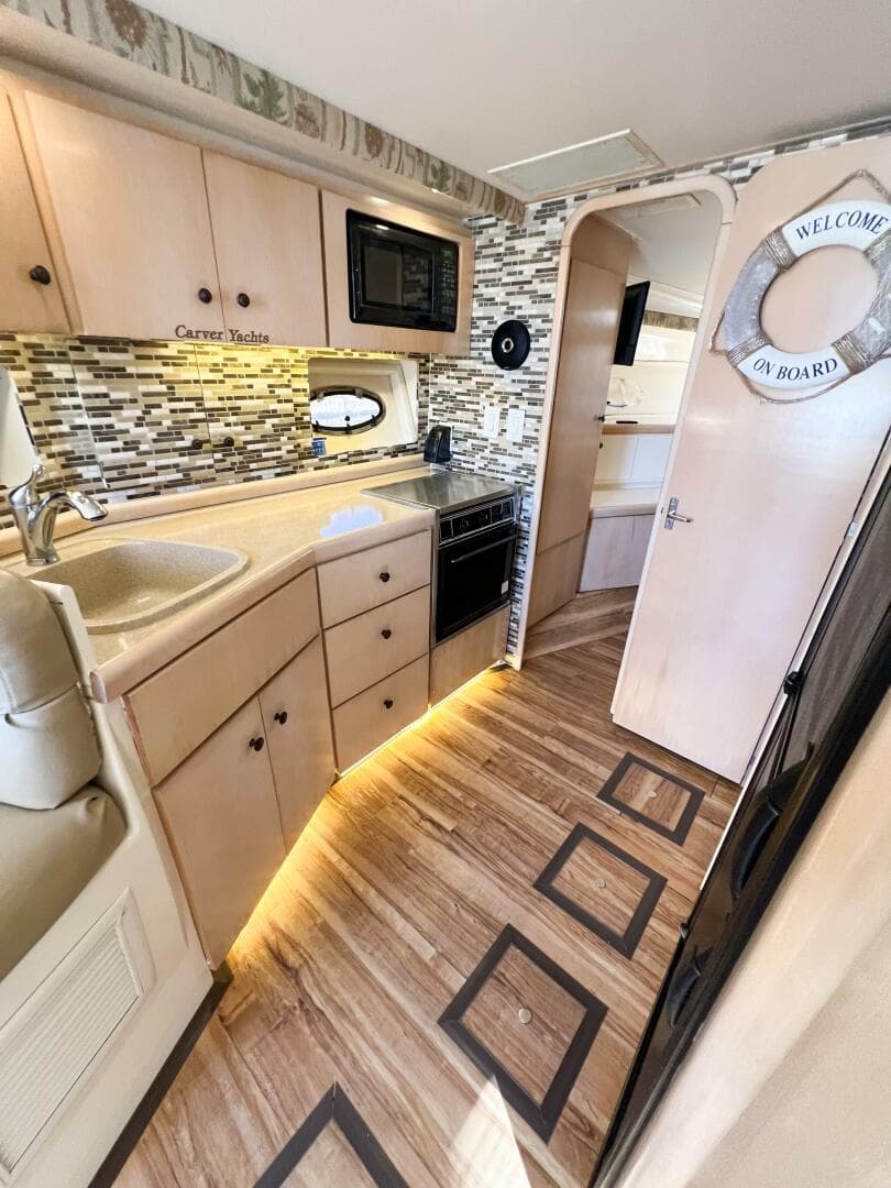 1998 Carver 350 Mariner — photo 20