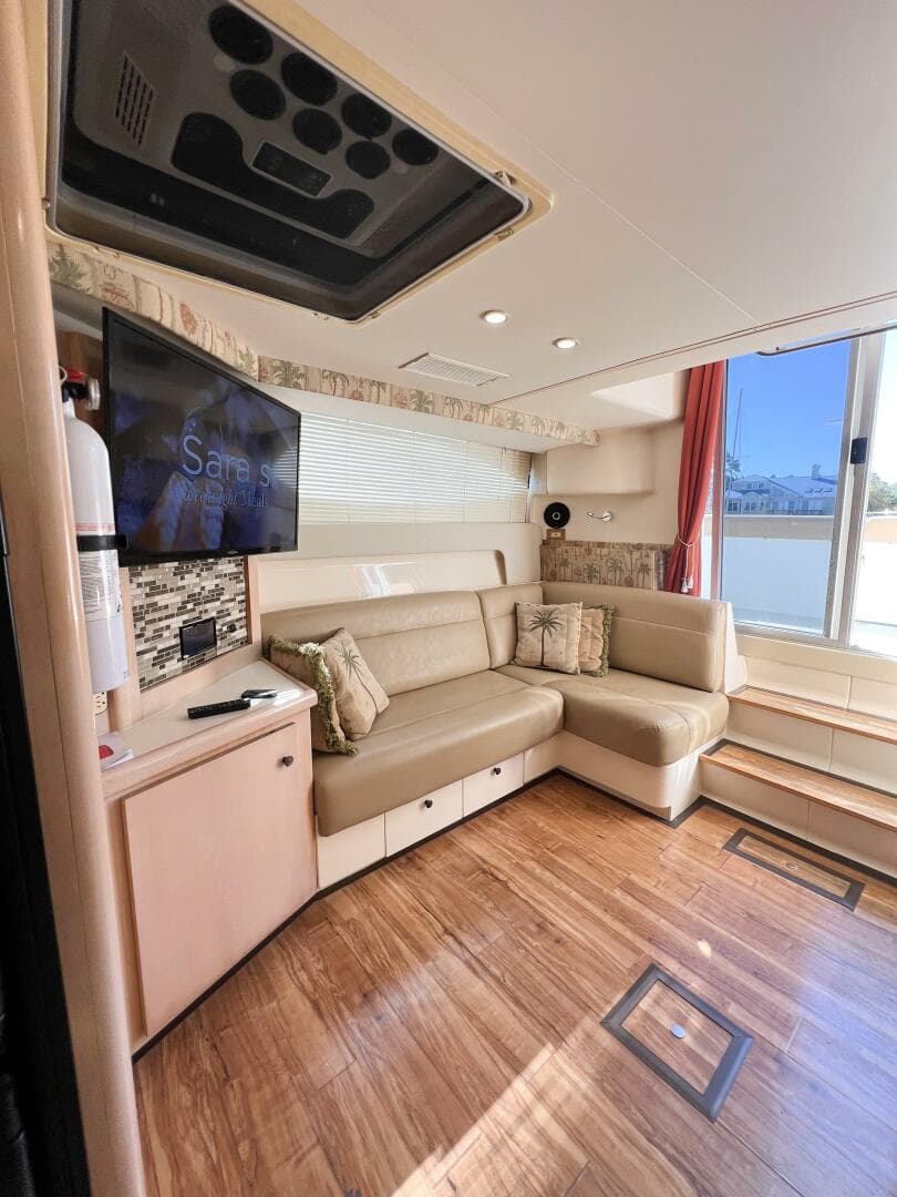 1998 Carver 350 Mariner — photo 17