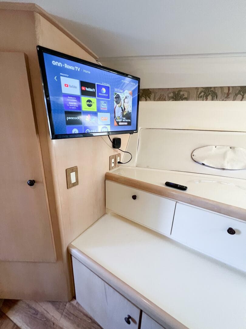 1998 Carver 350 Mariner — photo 34