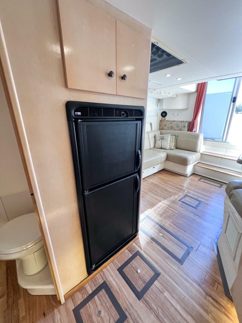 1998 Carver 350 Mariner — photo 42