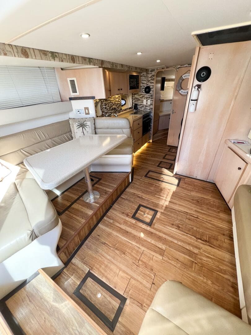 1998 Carver 350 Mariner — photo 13