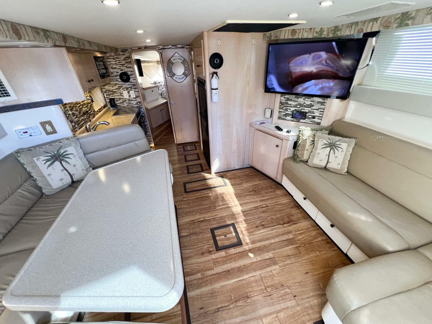 1998 Carver 350 Mariner — photo 37