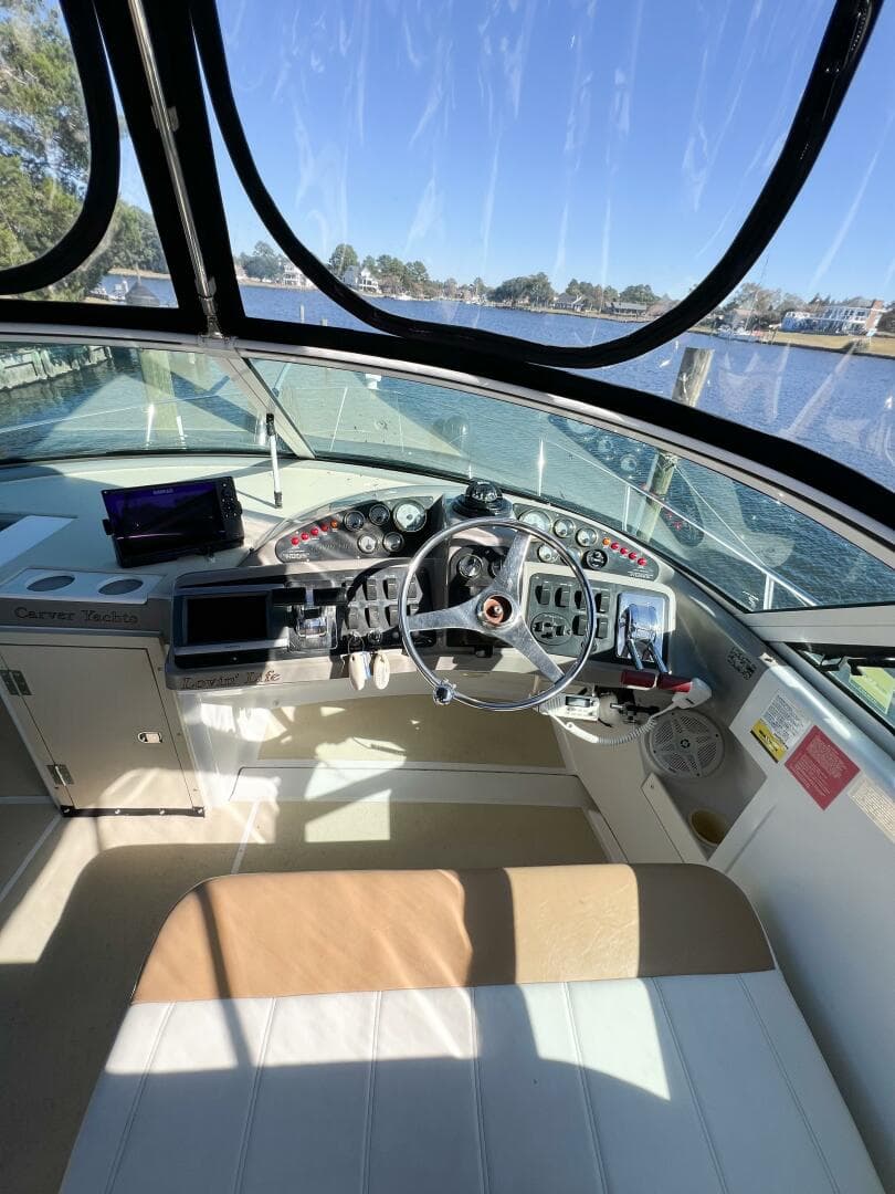 1998 Carver 350 Mariner — photo 57