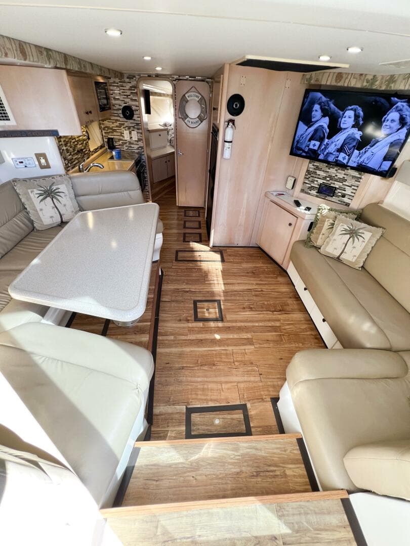 1998 Carver 350 Mariner — photo 9