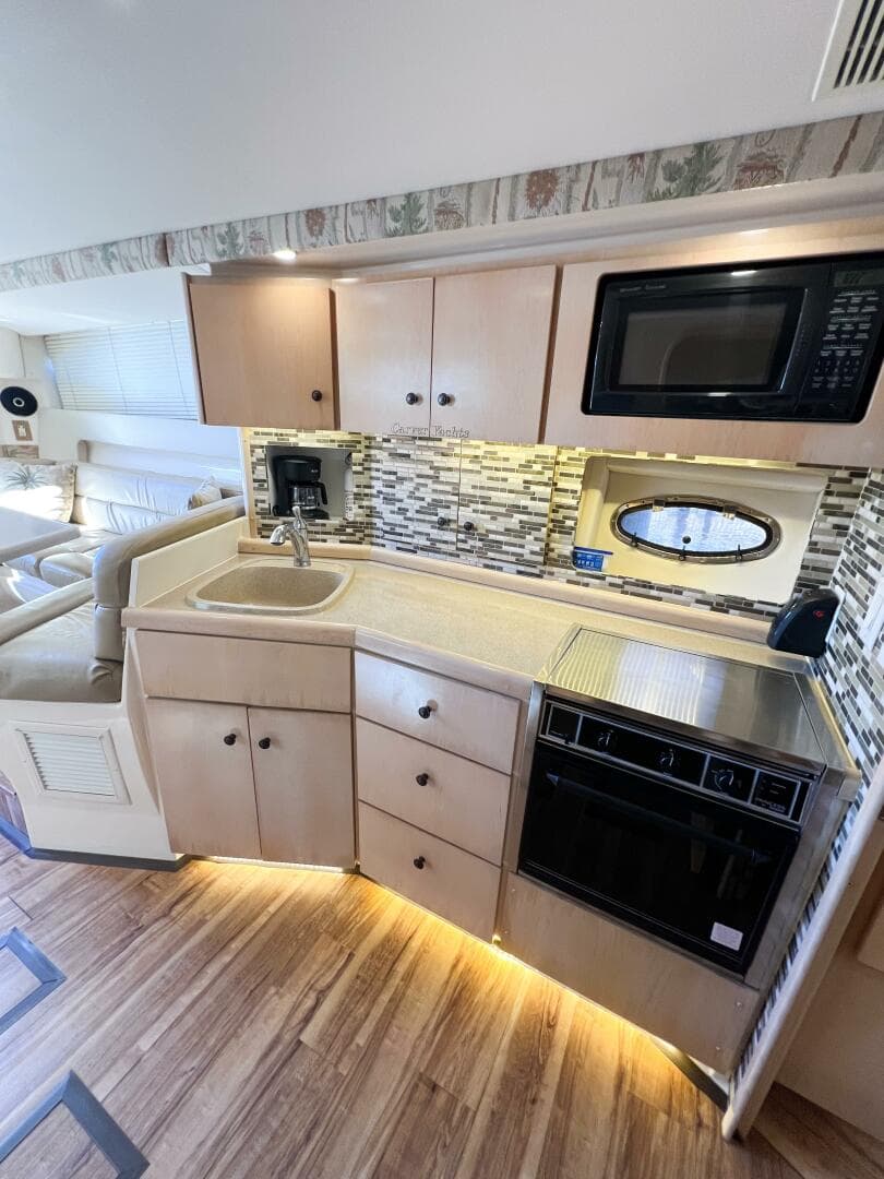 1998 Carver 350 Mariner — photo 24