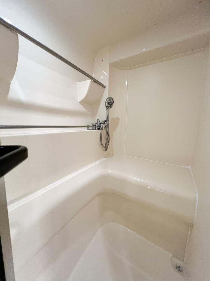 1998 Carver 350 Mariner — photo 33