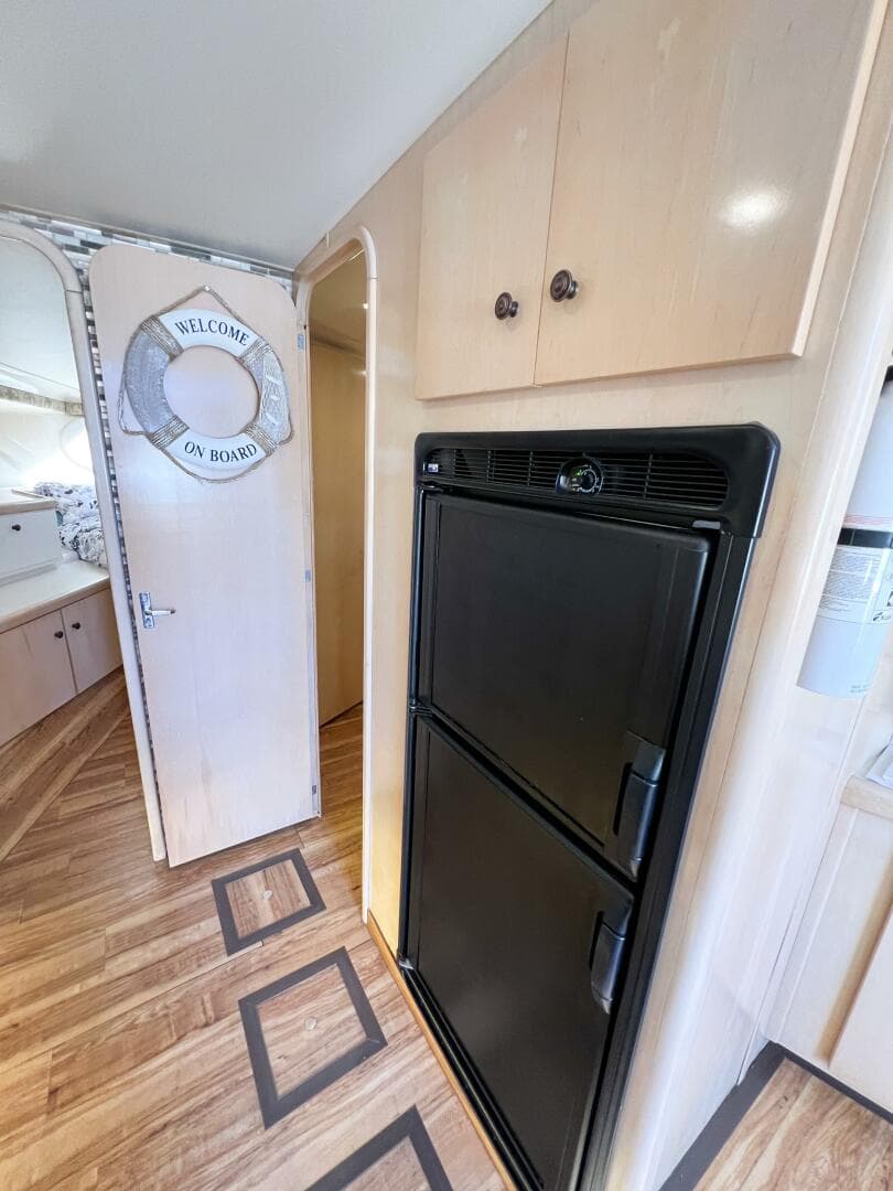 1998 Carver 350 Mariner — photo 18