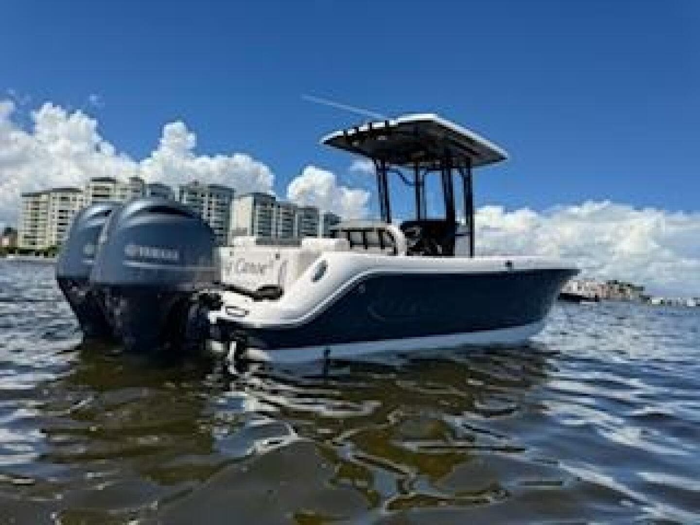 2022 Robalo R242 Center Console — photo 5