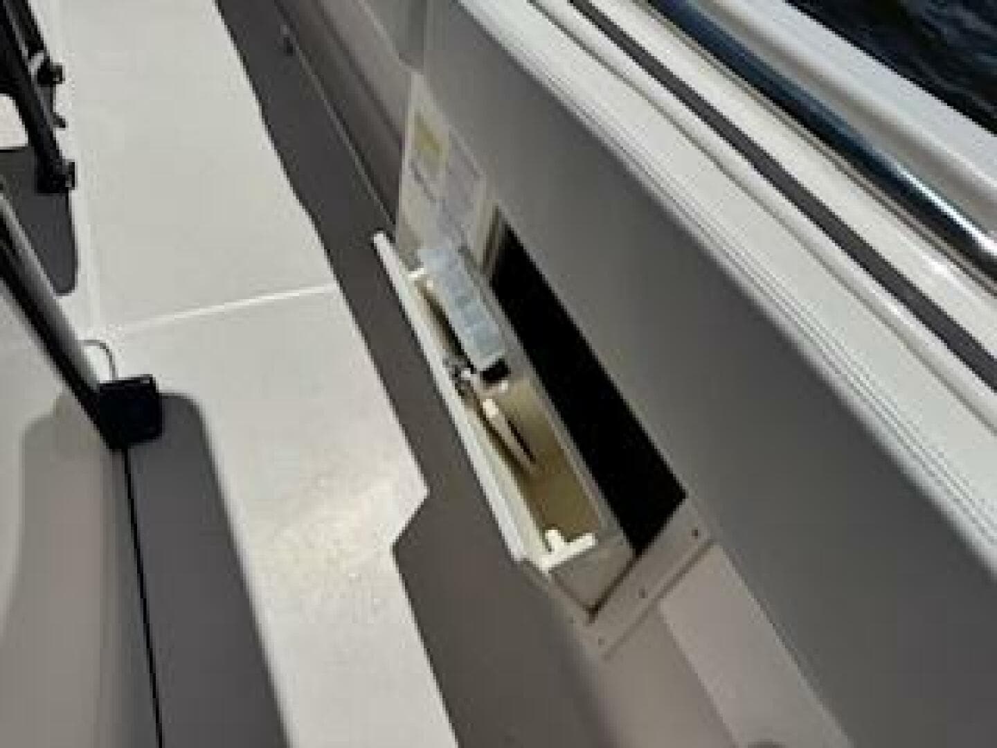 2022 Robalo R242 Center Console — photo 24