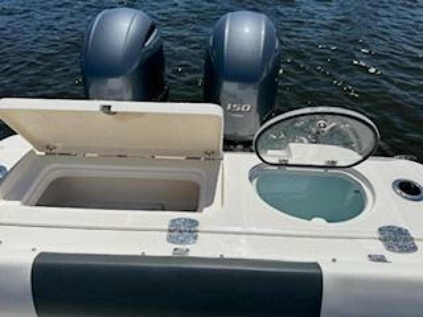 2022 Robalo R242 Center Console — photo 21