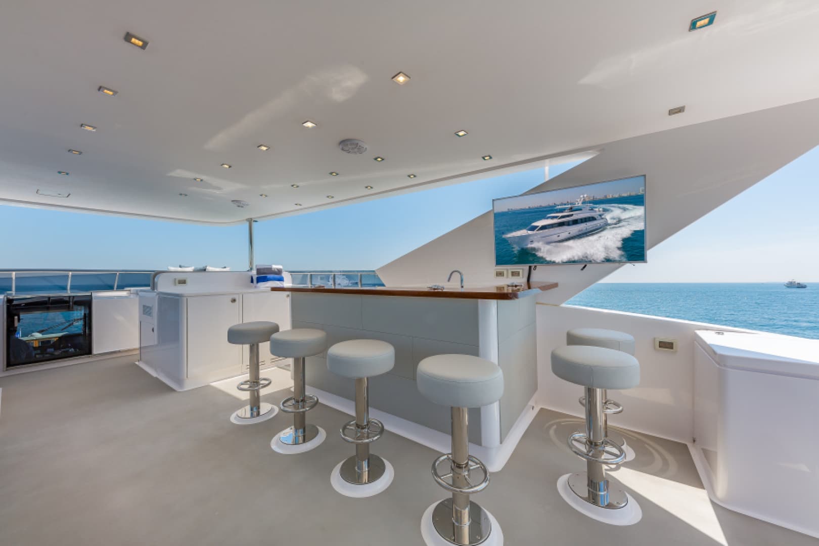 2018 Hargrave Raised Pilothouse — photo 11