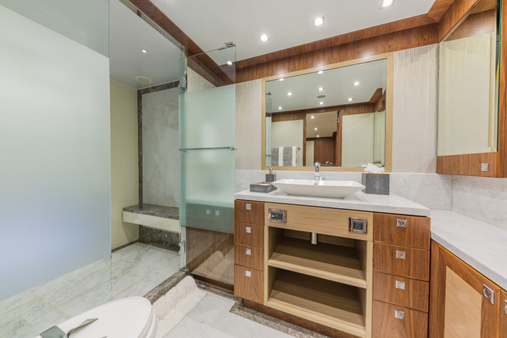 2018 Hargrave Raised Pilothouse — photo 31