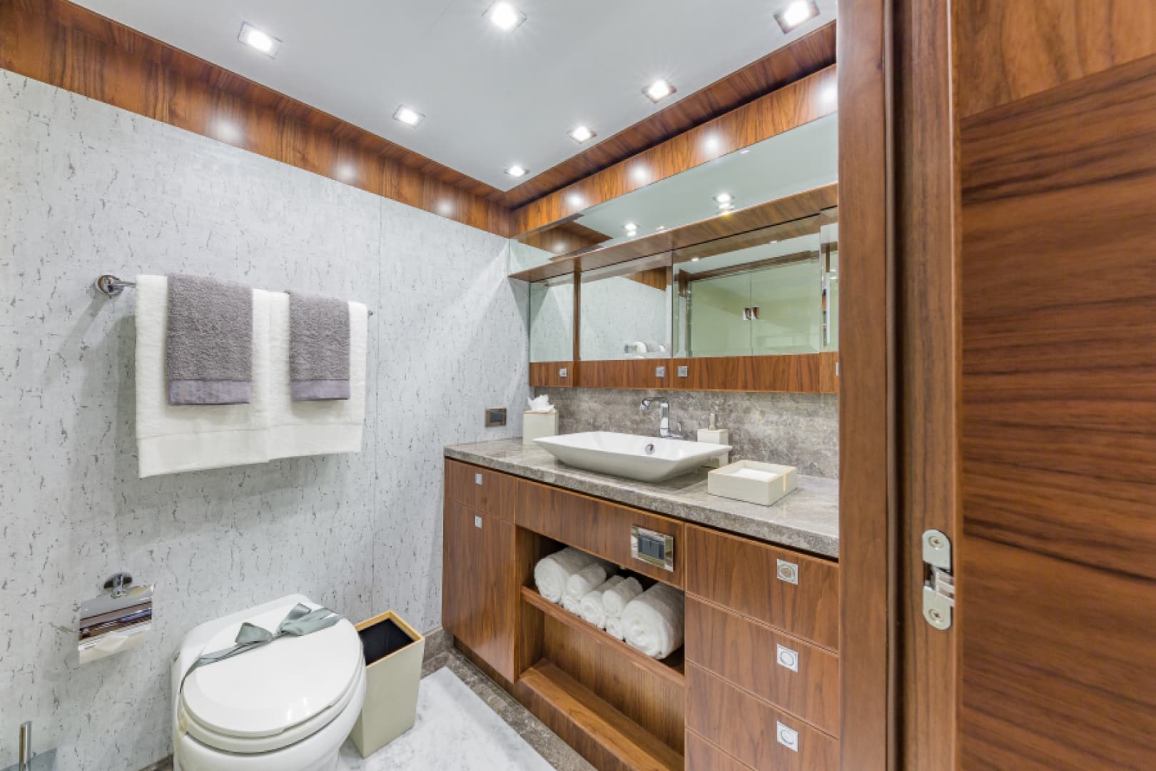 2018 Hargrave Raised Pilothouse — photo 47