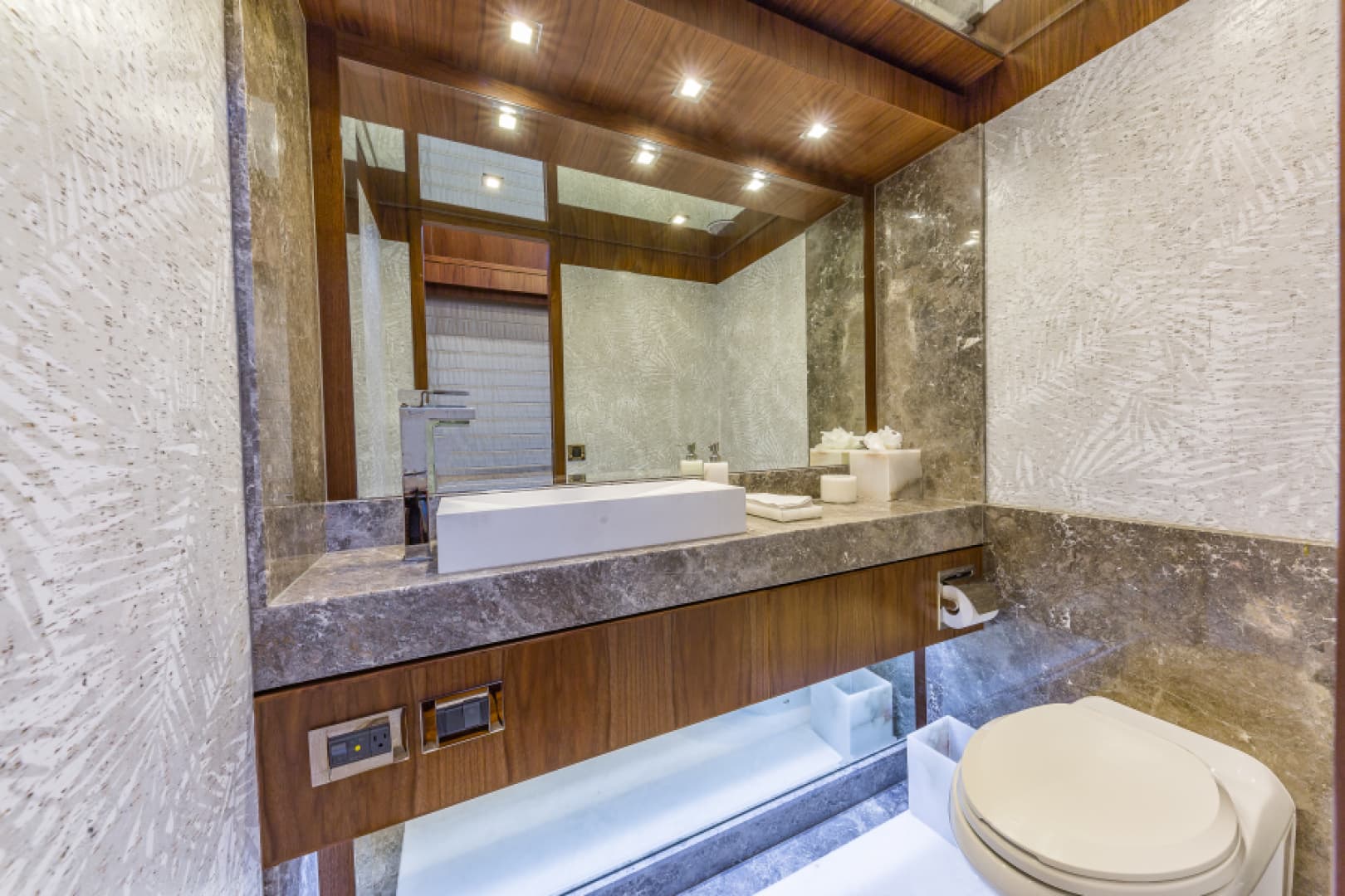 2018 Hargrave Raised Pilothouse — photo 21