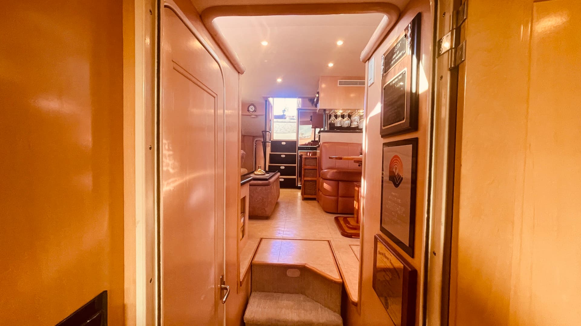 1997 Carver Yachts 500 Cockpit — photo 14