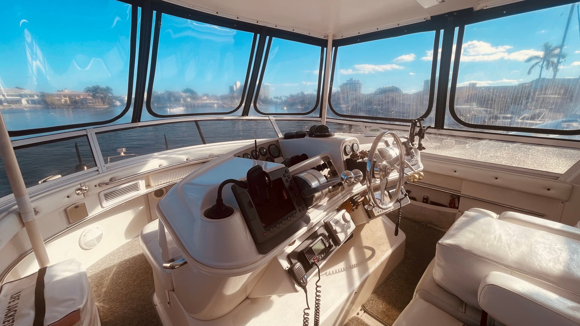 1997 Carver Yachts 500 Cockpit — photo 54