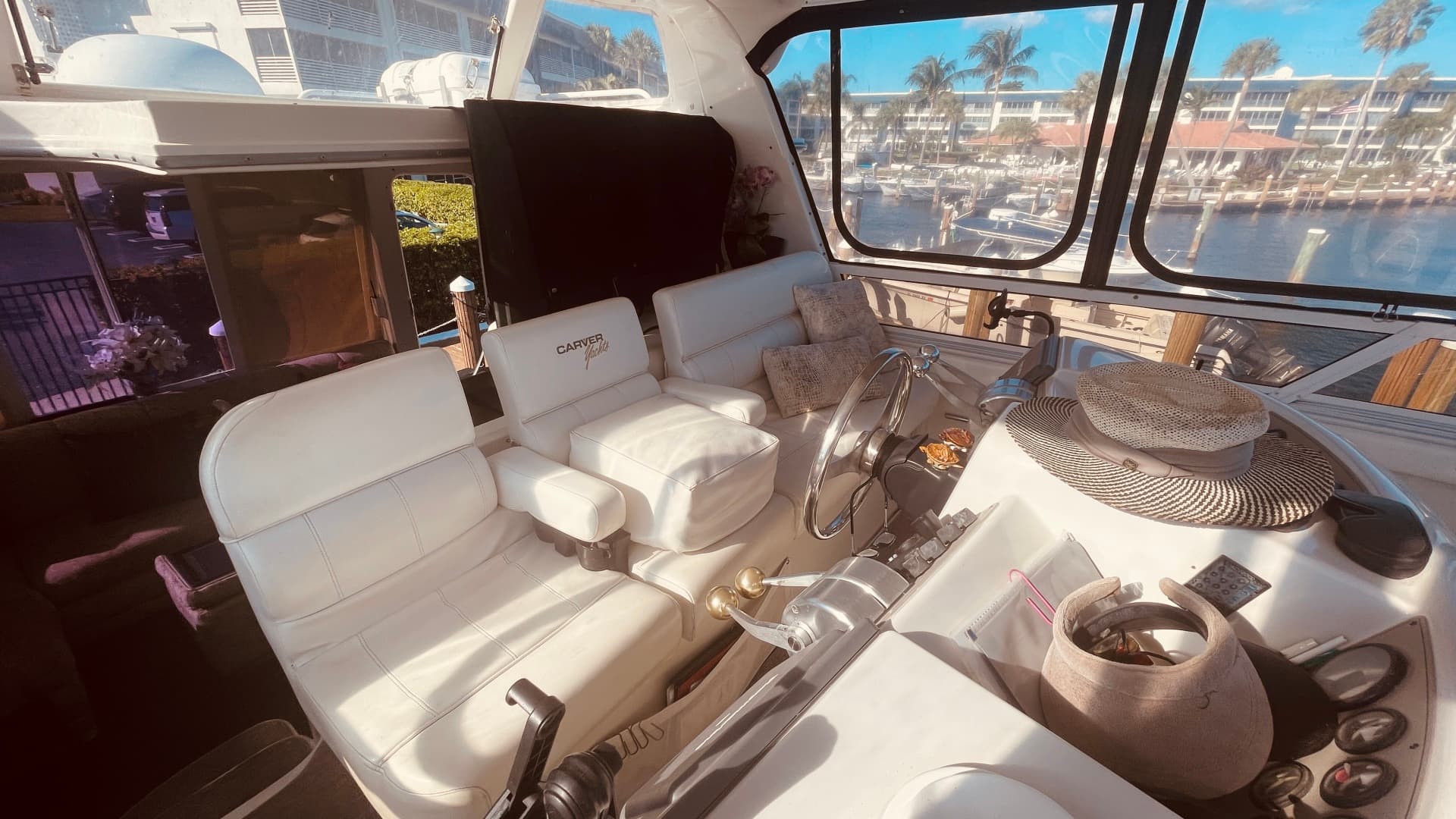 1997 Carver Yachts 500 Cockpit — photo 60
