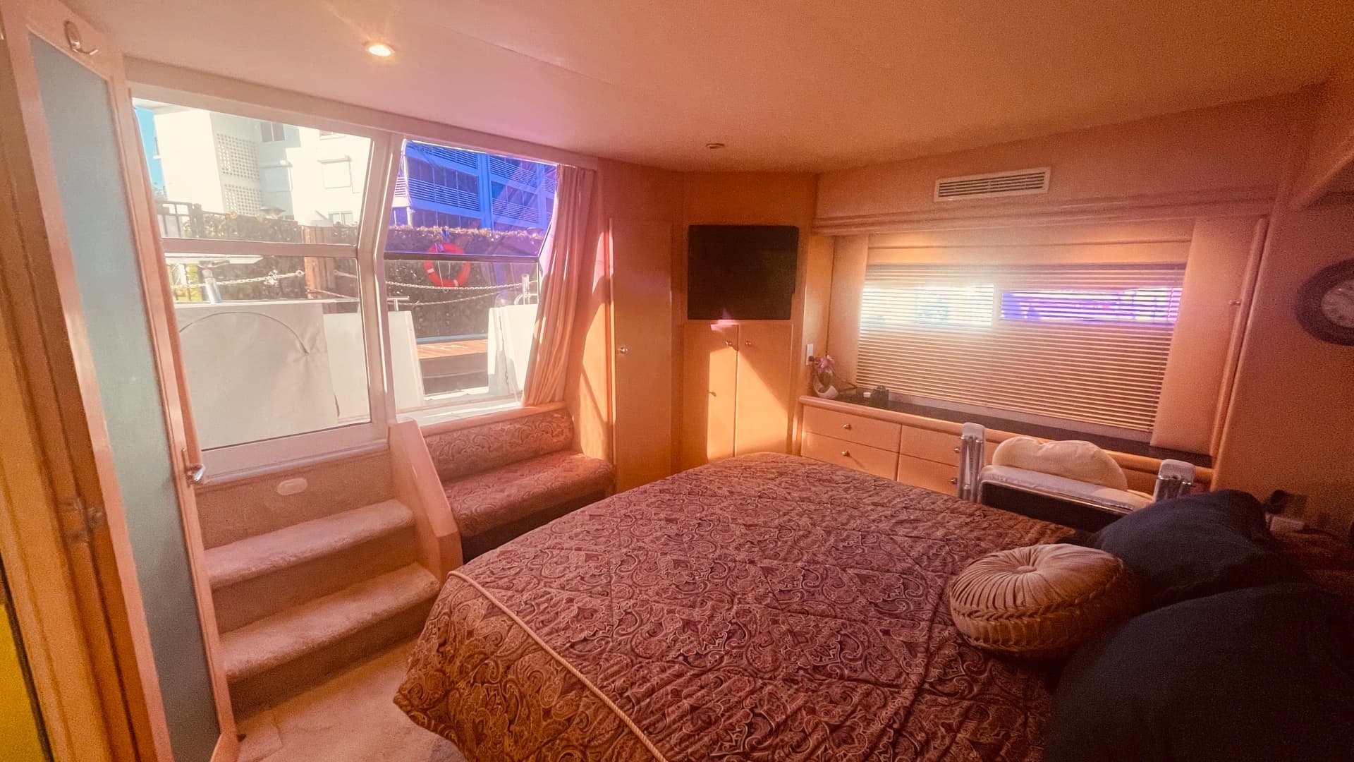 1997 Carver Yachts 500 Cockpit — photo 28