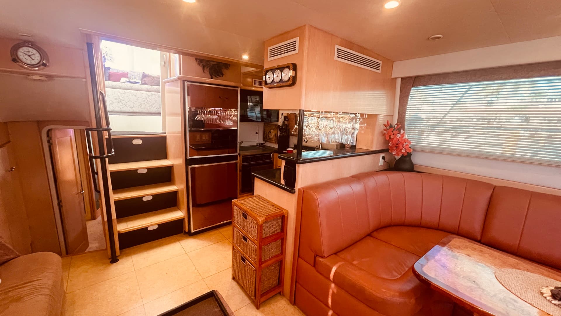 1997 Carver Yachts 500 Cockpit — photo 23