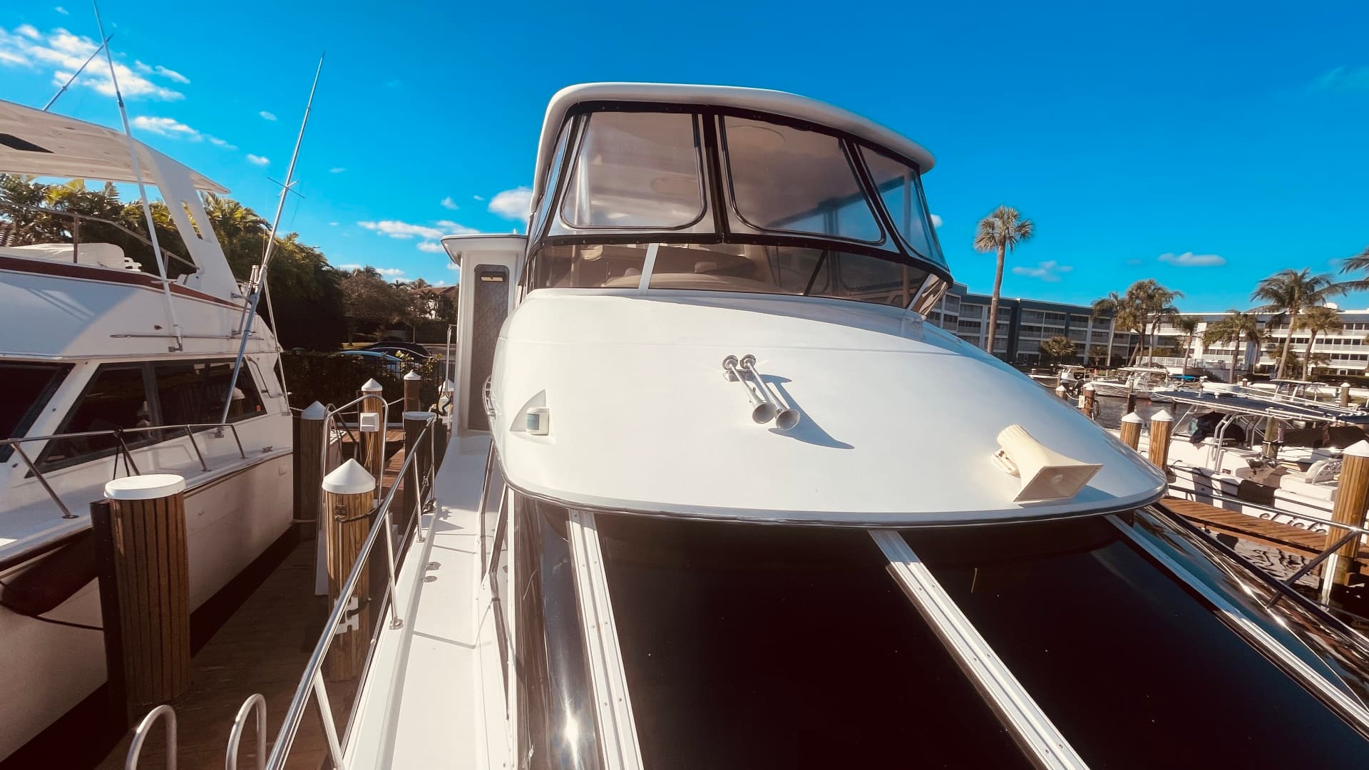 1997 Carver Yachts 500 Cockpit — photo 65