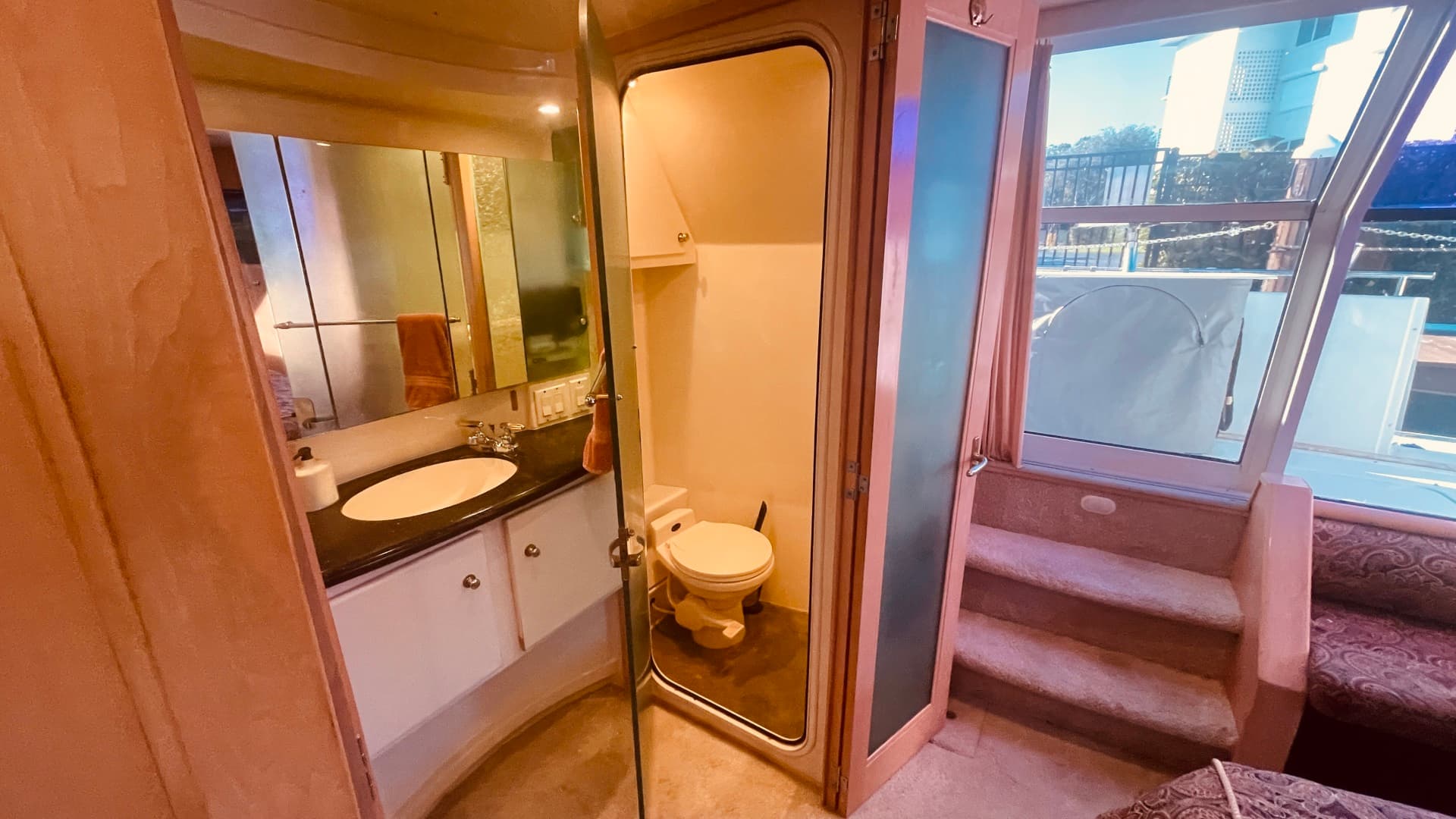 1997 Carver Yachts 500 Cockpit — photo 36