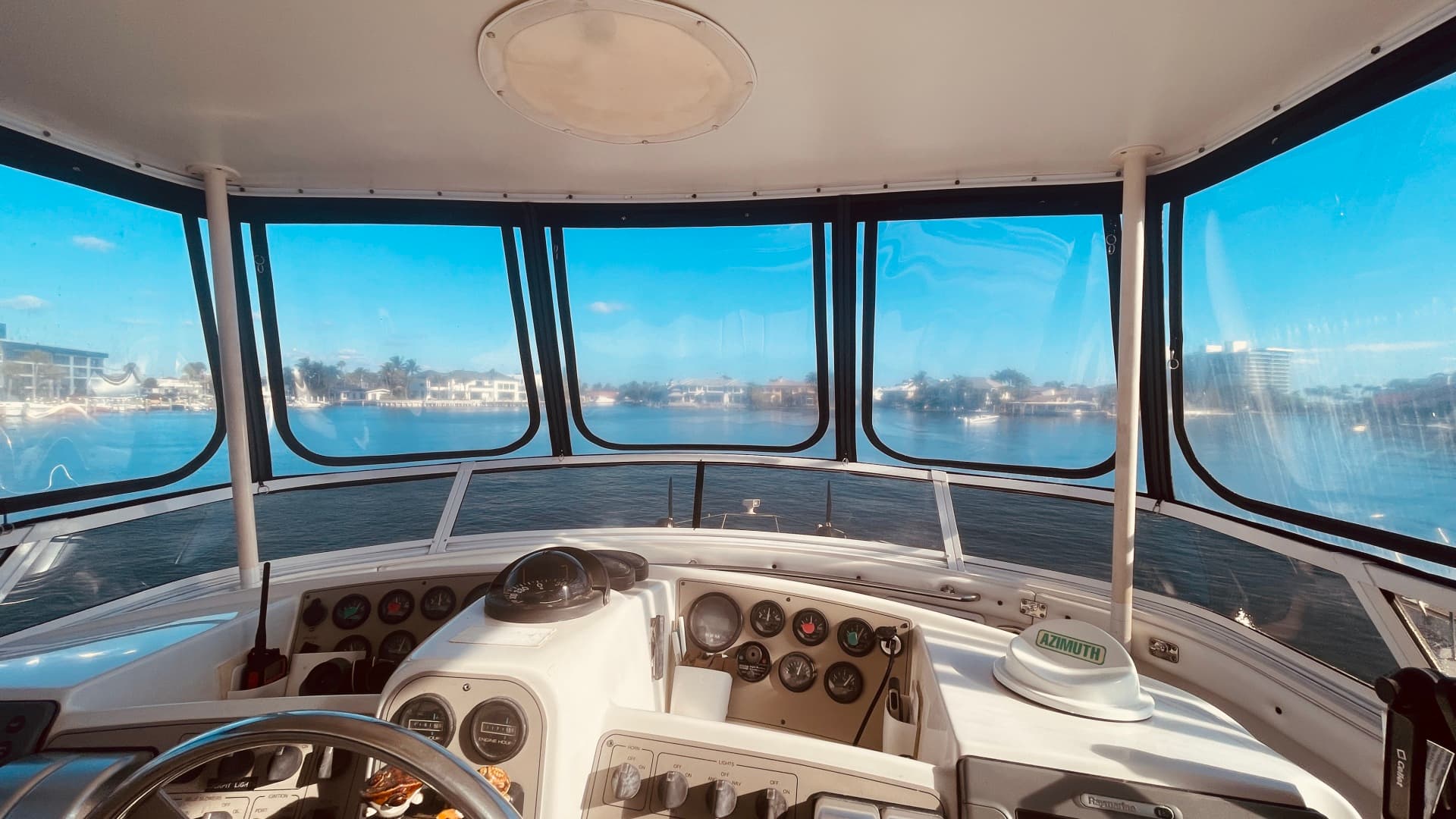 1997 Carver Yachts 500 Cockpit — photo 51