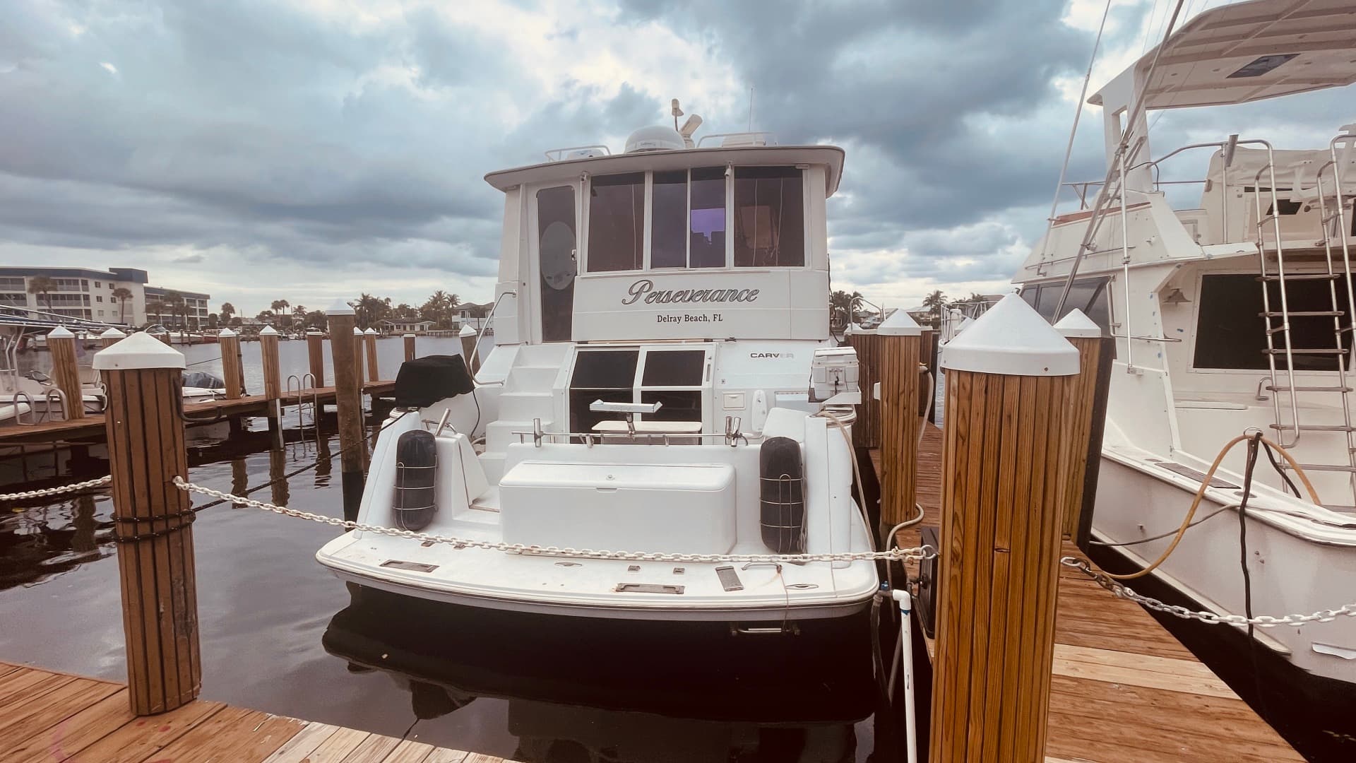 1997 Carver Yachts 500 Cockpit — photo 2