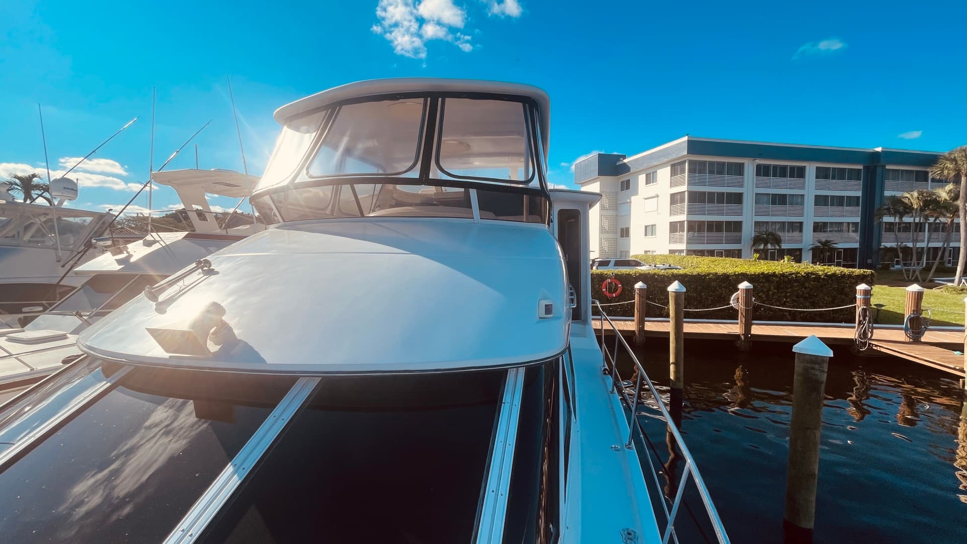 1997 Carver Yachts 500 Cockpit — photo 66