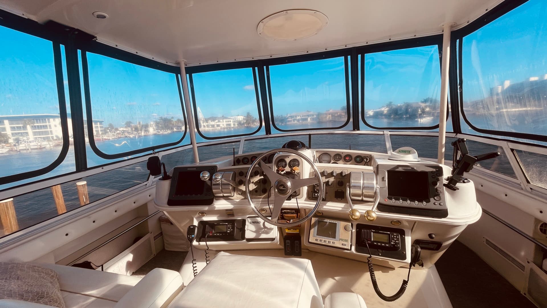 1997 Carver Yachts 500 Cockpit — photo 59