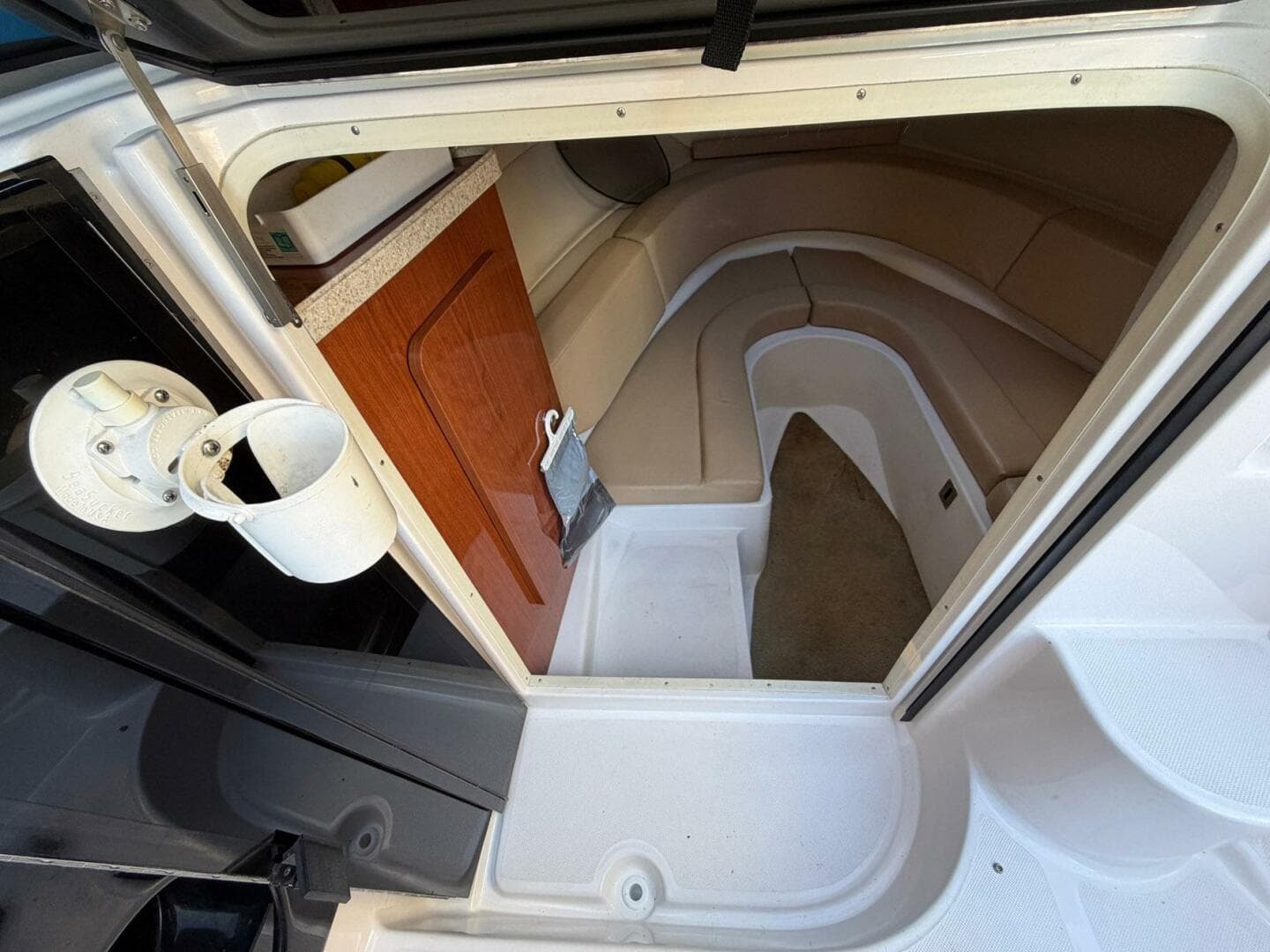 2008 Regal 2450 Cuddy — photo 14